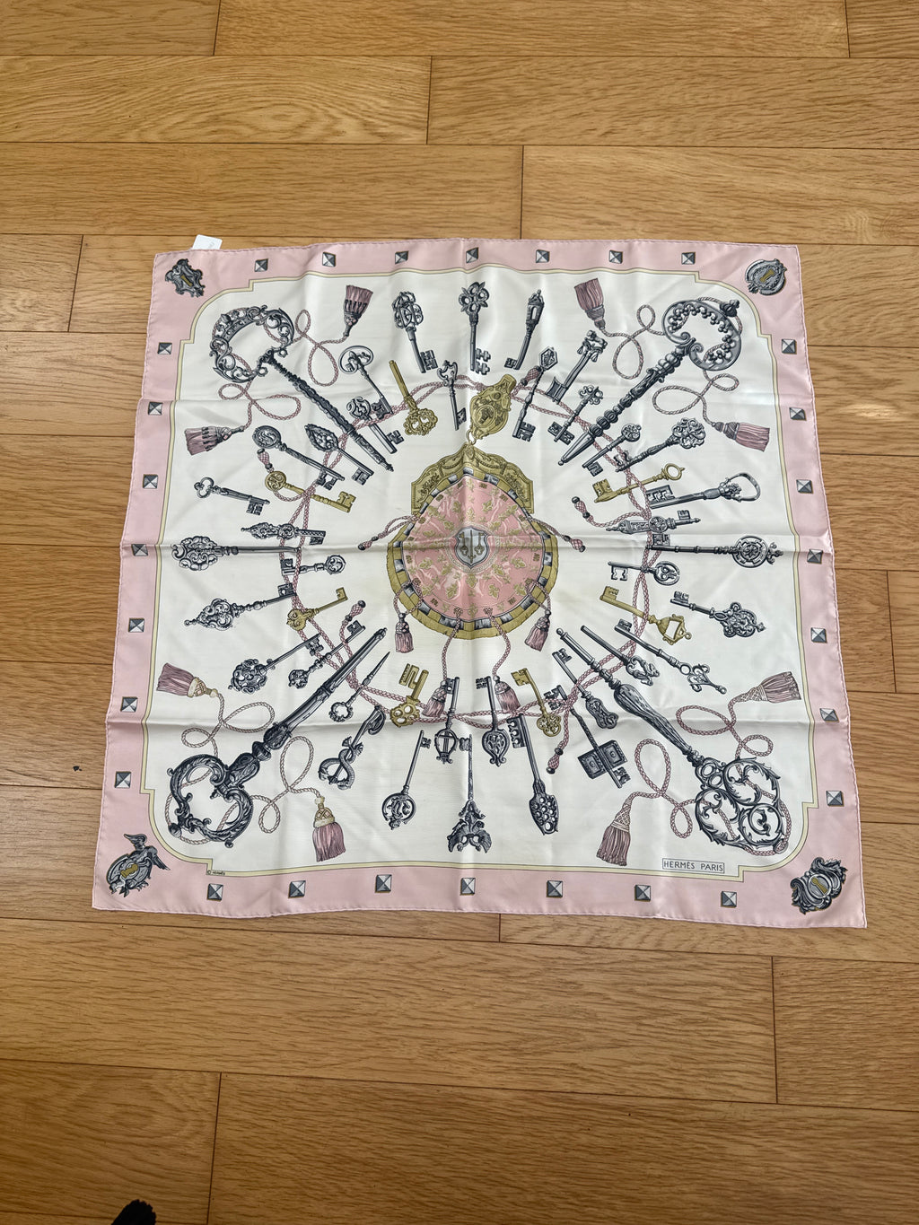 Japan Exclusive: Hermès Carré  ９０   Scarf