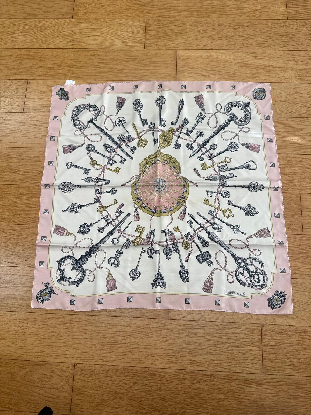 Japan Exclusive: Hermès Carré  ９０   Scarf