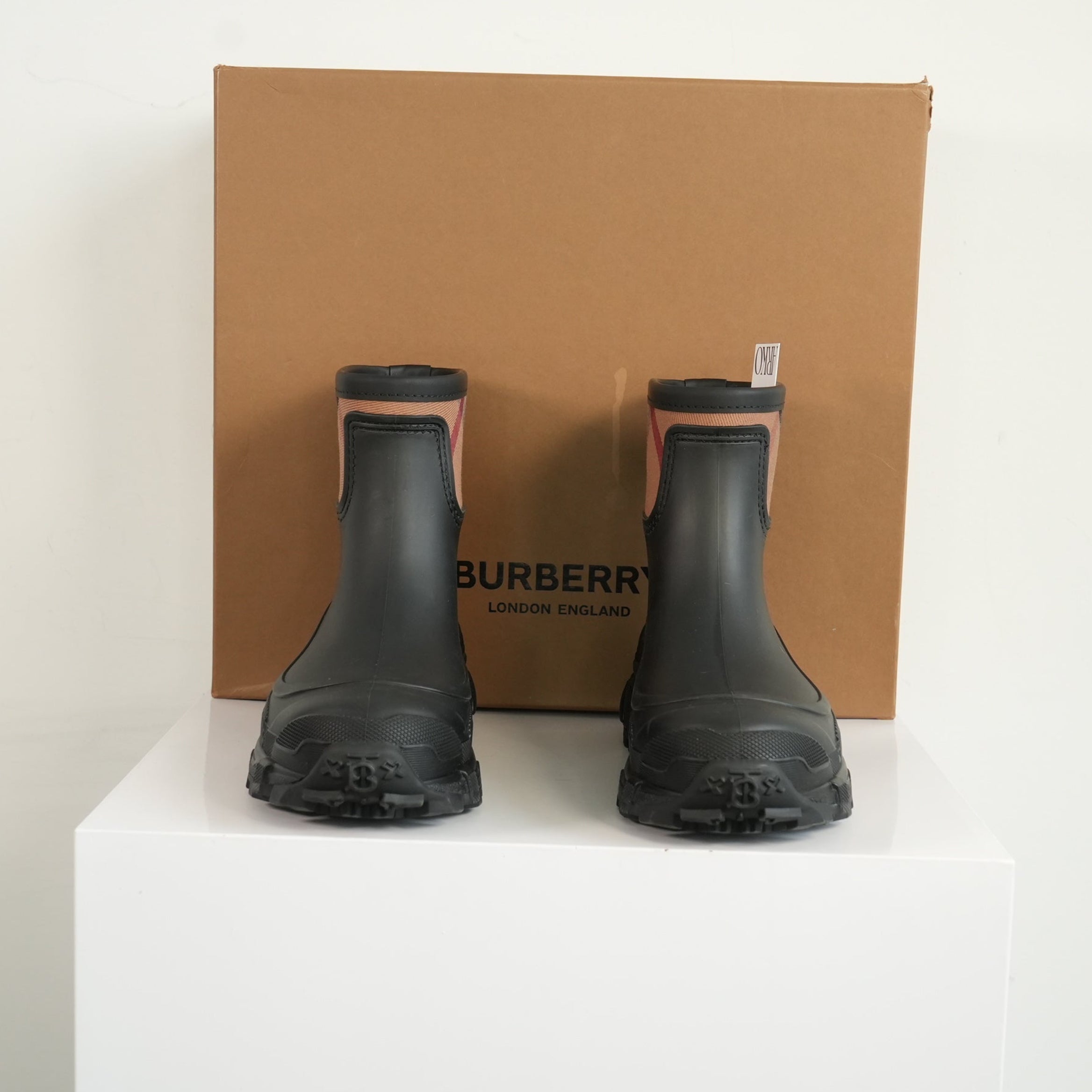 Burberry Ryan Ankle Rain Boots Size 37 With box