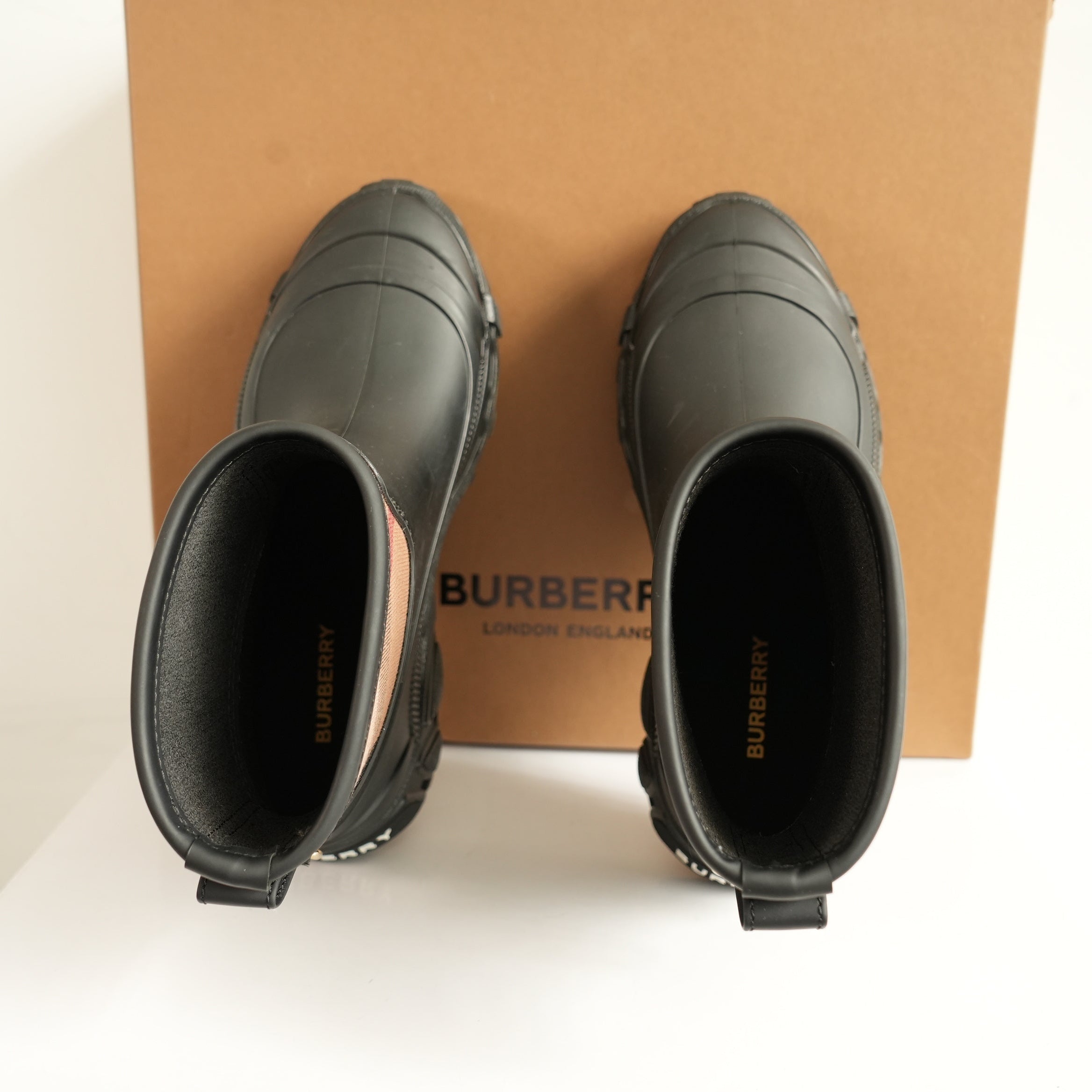 Burberry Ryan Ankle Rain Boots Size 37 With box