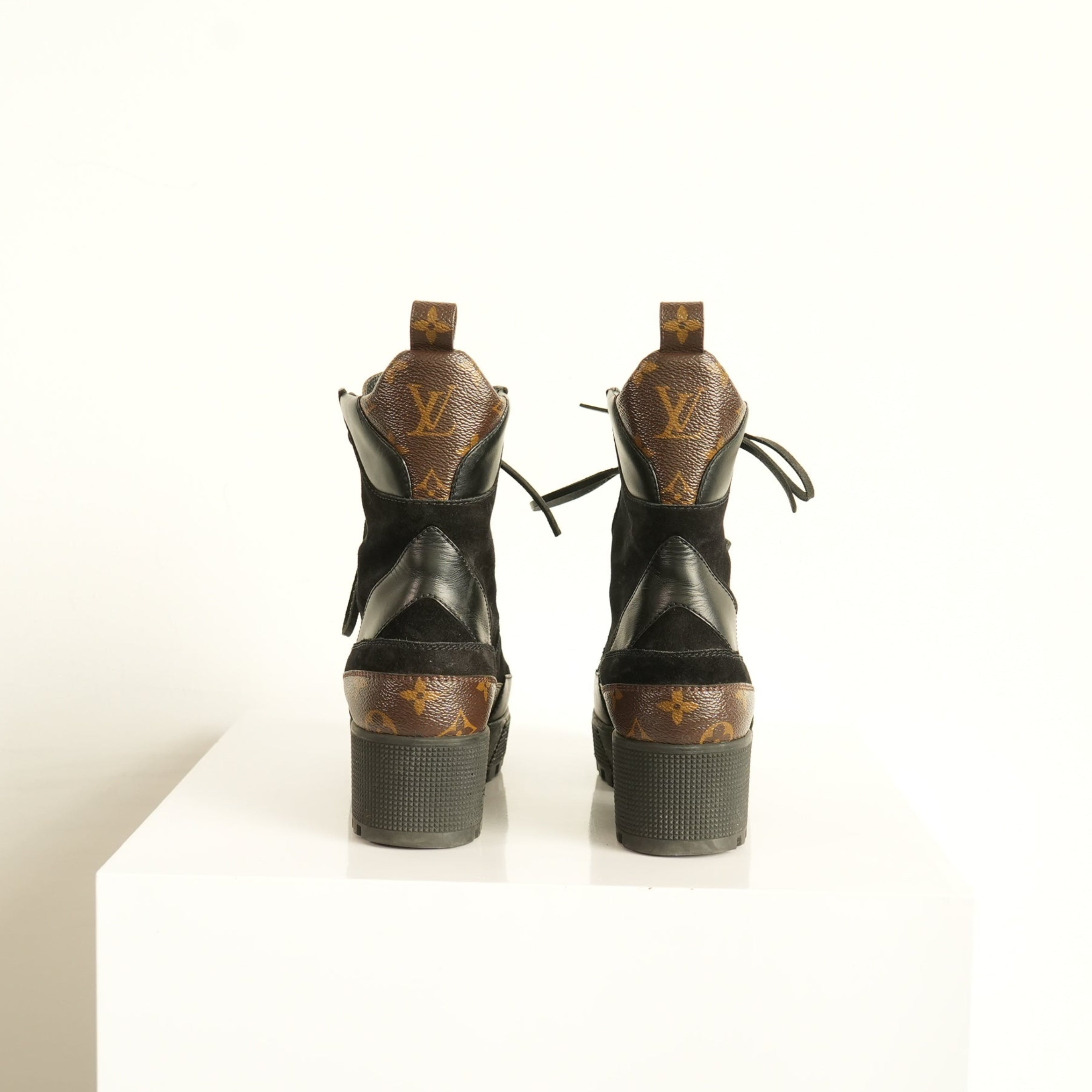Louis Vuitton Laureate Desert Boot Size 37