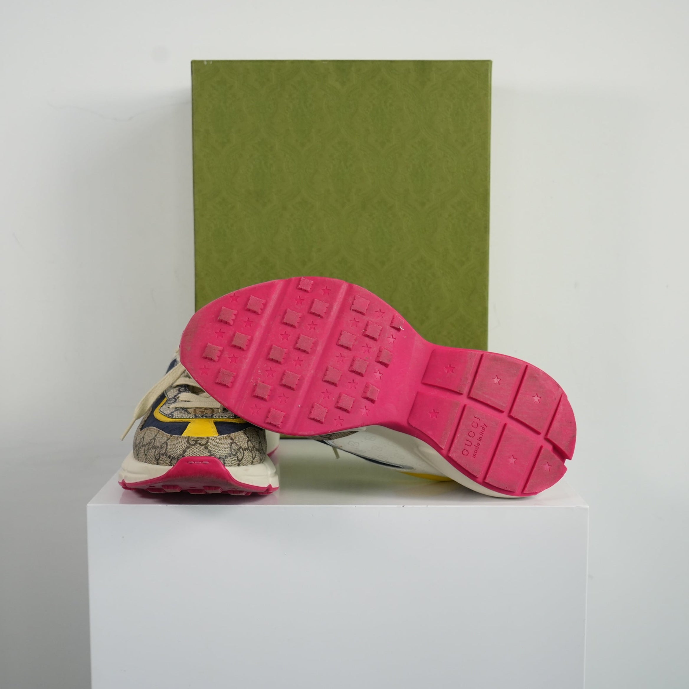 Gucci GG Rhyton Beige White Yellow Sneakers Size 9 With box