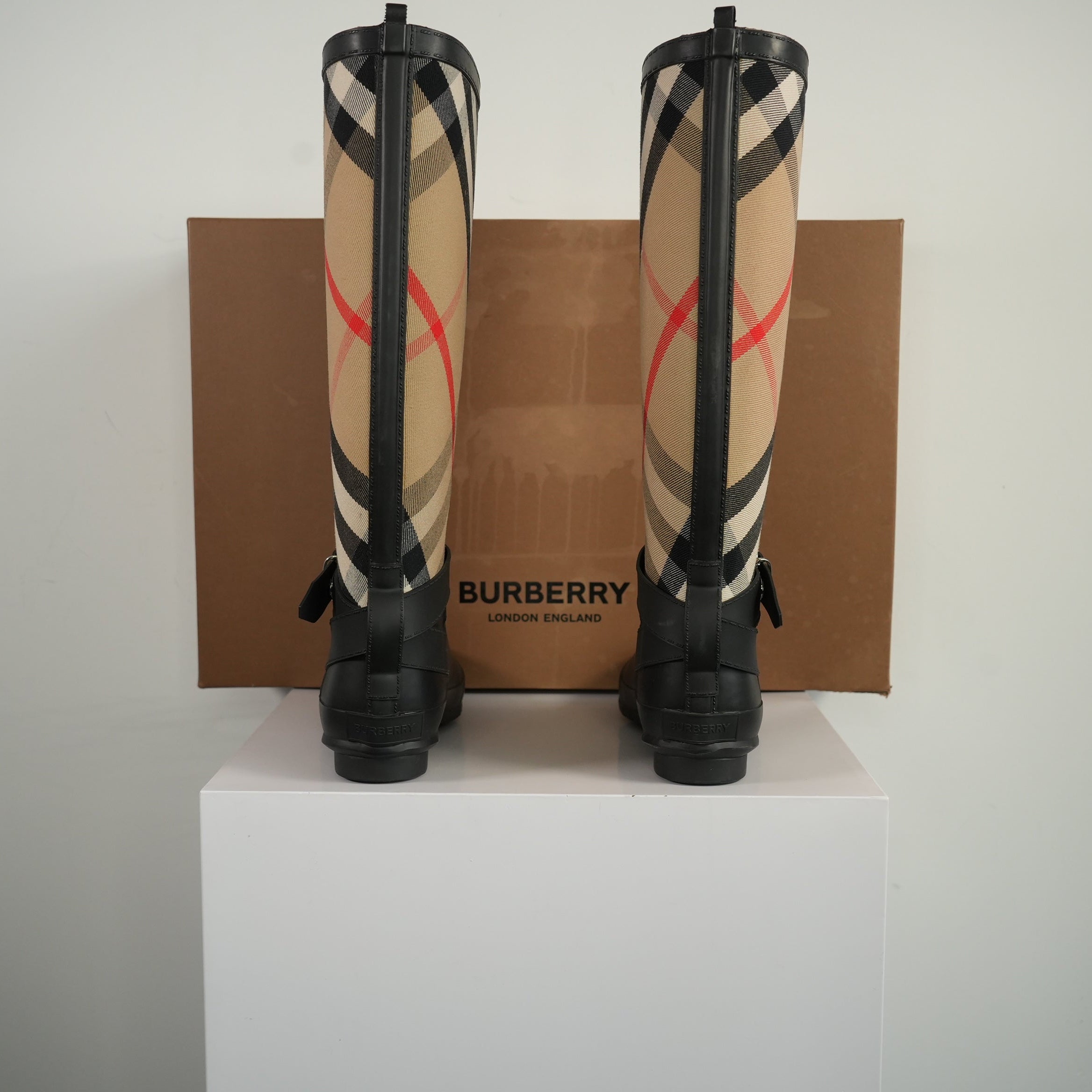 Burberry Simeon Vintage Check Rain Boots Size 37 With Box