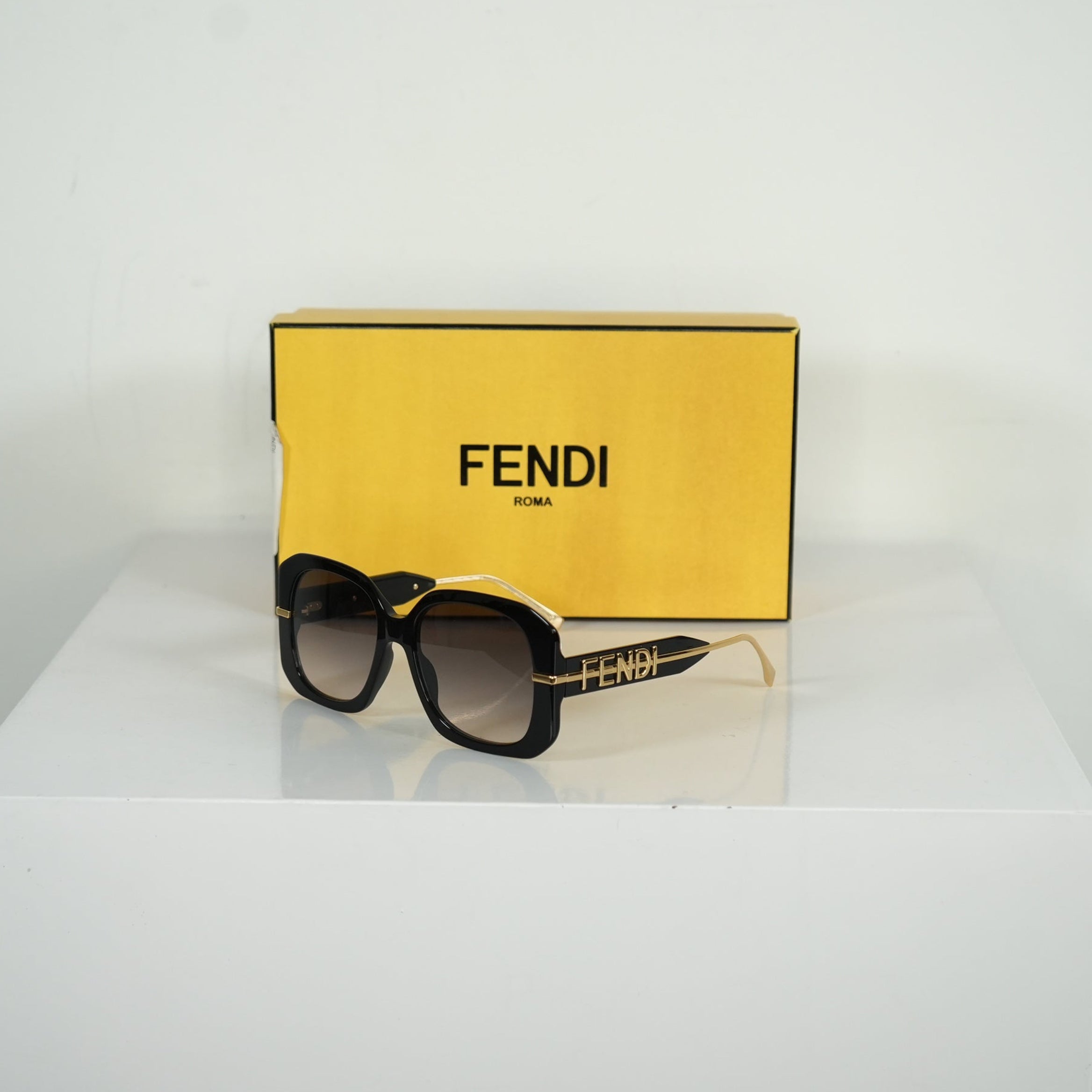 Fendi Black Fendigraphy FE40065I Square Sunglasses