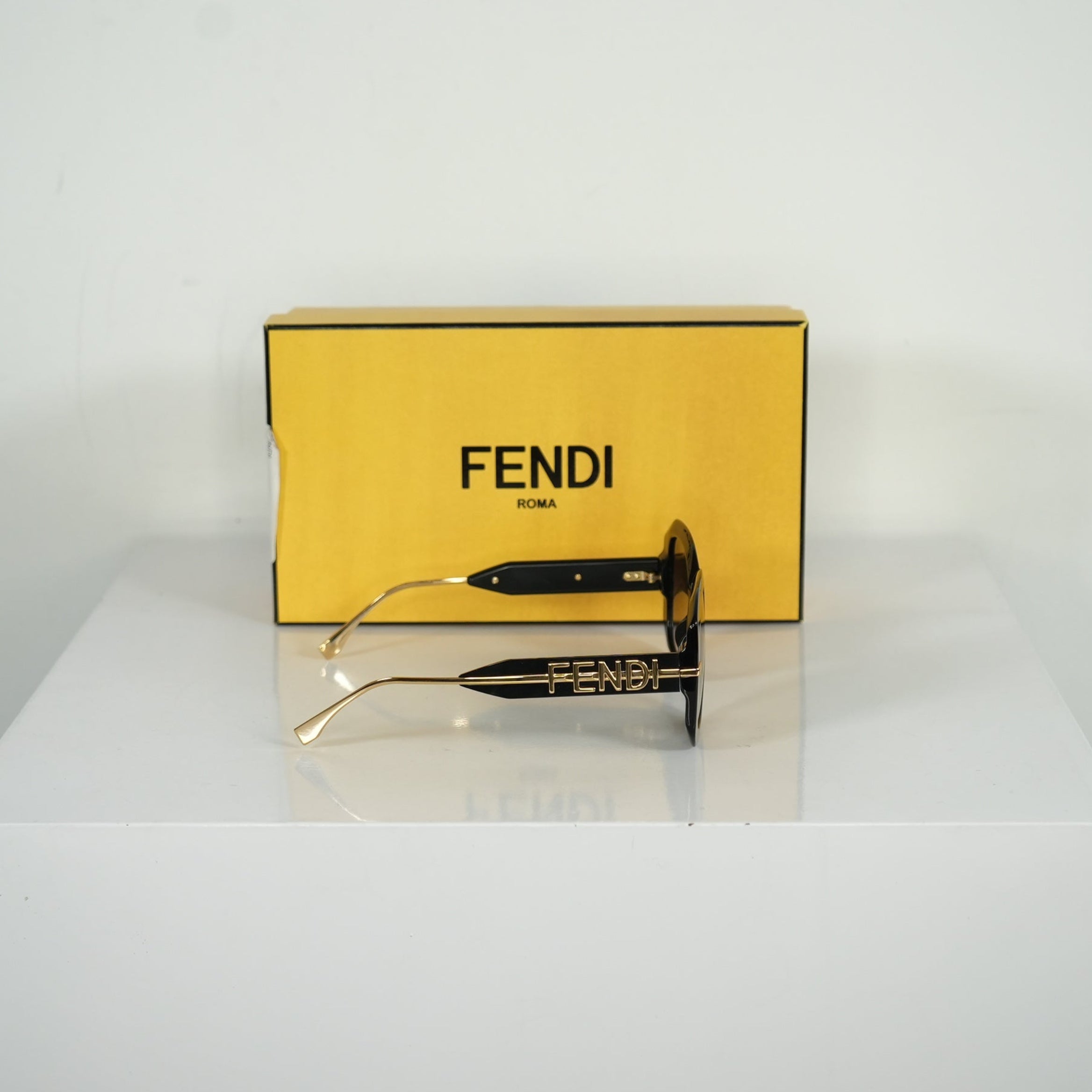 Fendi Black Fendigraphy FE40065I Square Sunglasses
