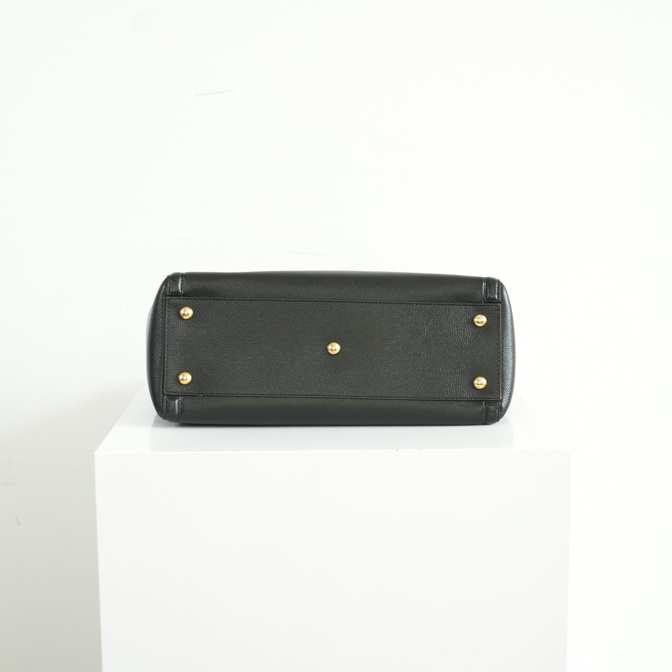 Salvatore Ferragamo Black Melike Hammered Vara Bow Chain Tote Bag