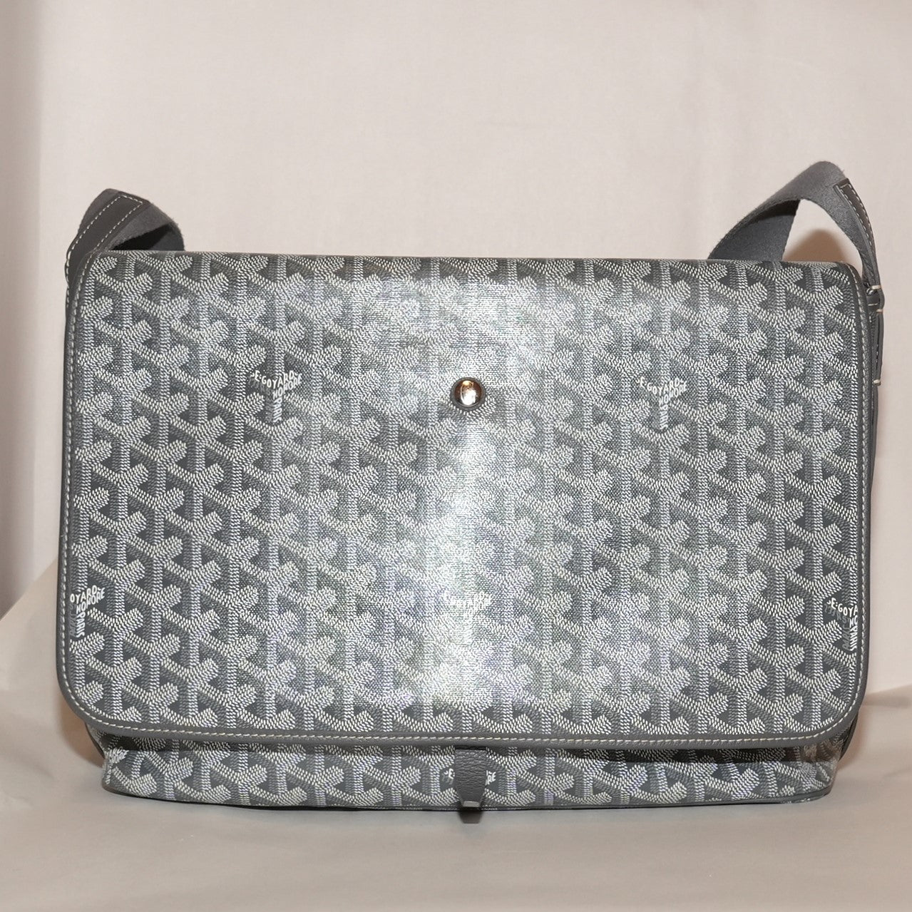 SF EXCLUSIVE: Goyard Goyardine Capetien Messenger Bag
