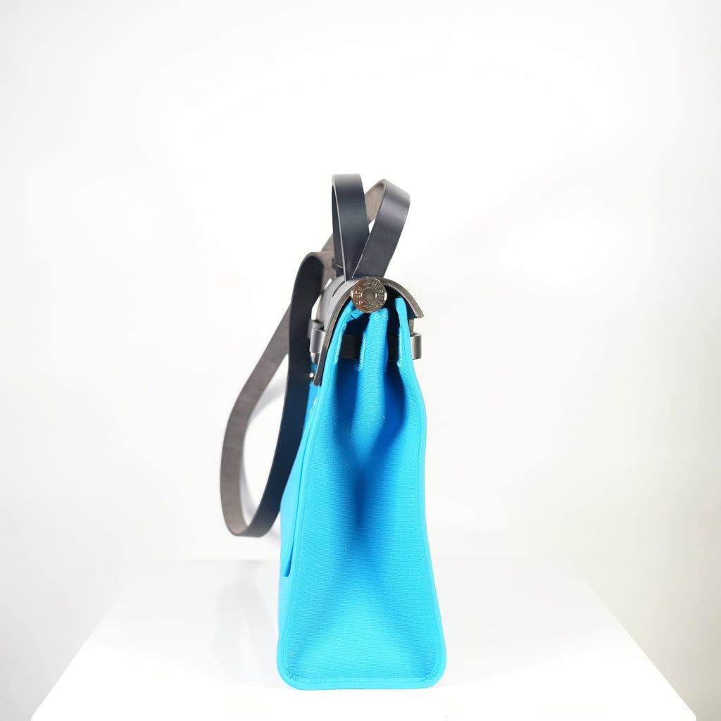Hermes Toile 31 Herbag Bleu Riviera W/Black Top Handle (blue)