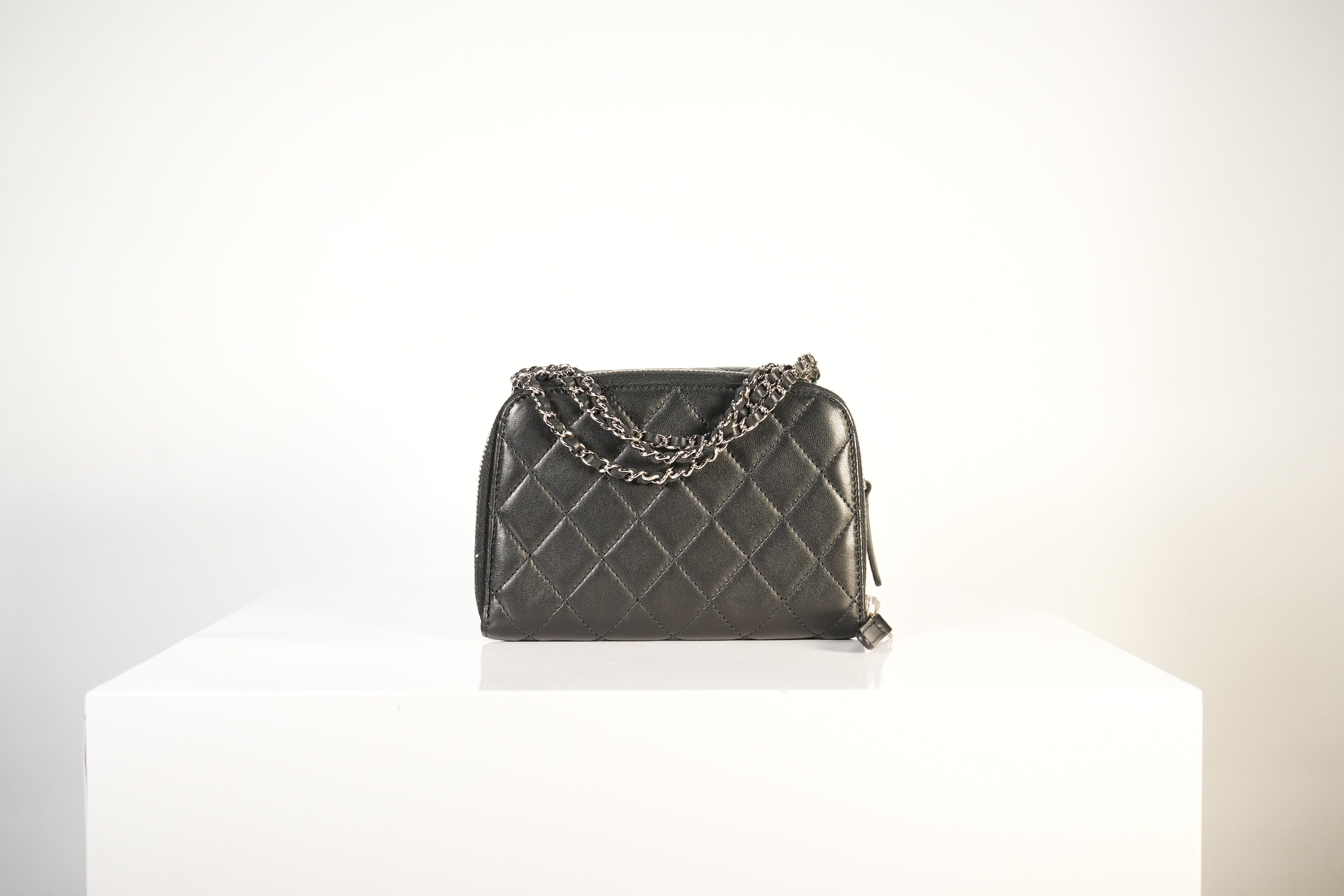 Chanel Black Flap Crossbody Signature Interlocking CC Turn-Lock