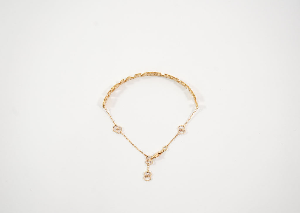 Gucci 18k Yellow Gold L'Aveugle Par Amour Bracelet With Casing