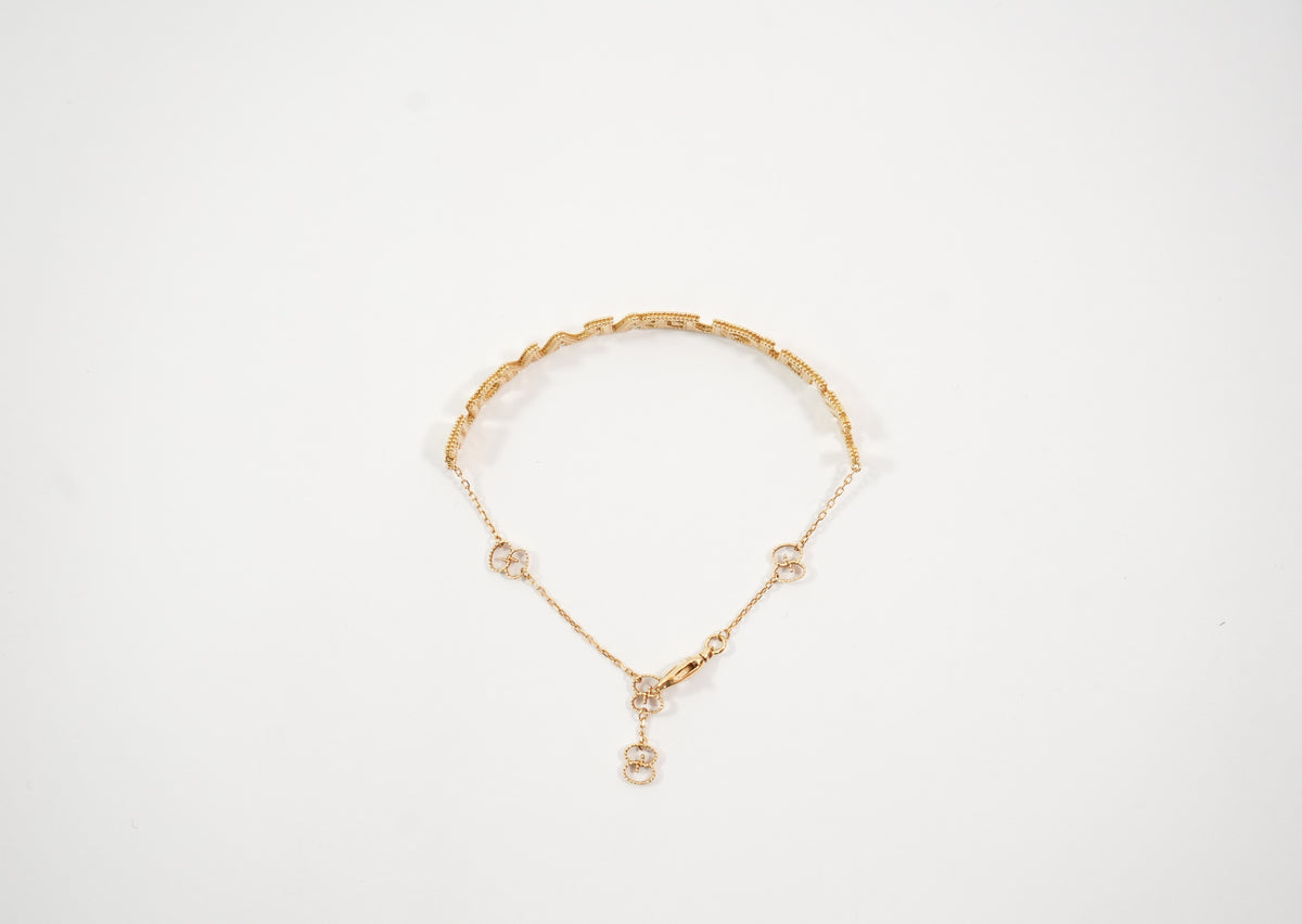 Gucci 18k Yellow Gold L'Aveugle Par Amour Bracelet With Casing