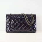 Chanel 2.55 Reissue in size 227 hadnbag in purple quilted patent leather (dustbag)