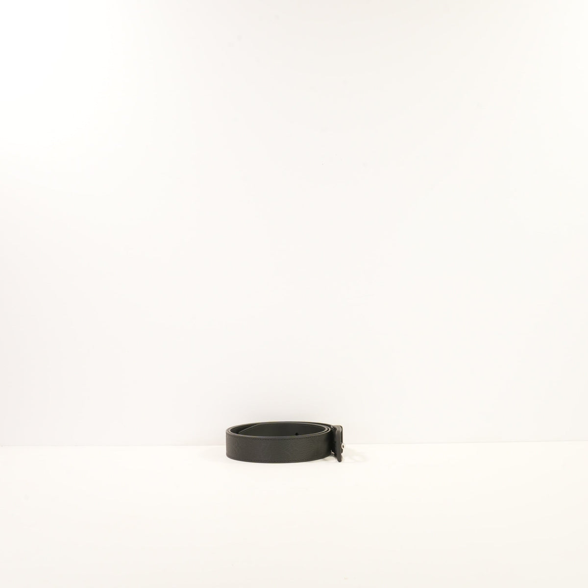 Louis Vuitton Pont Neuf Taurilloln Monogram Belt (100/40) in Black Grained Leather (Full Set & Bag)