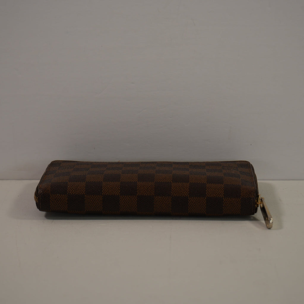 Louis Vuitton Damier Zippy Wallet