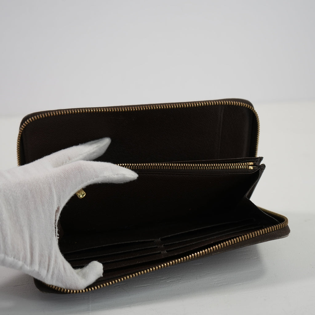 Louis Vuitton Damier Zippy Wallet