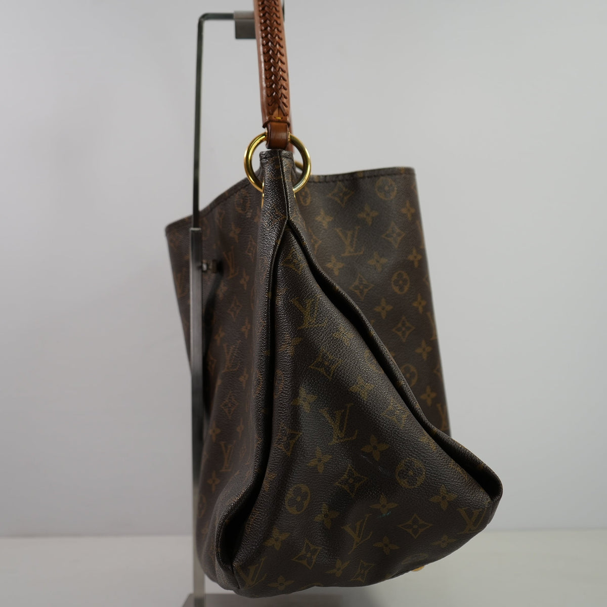 Louis Vuitton Artsy Monogram Bag