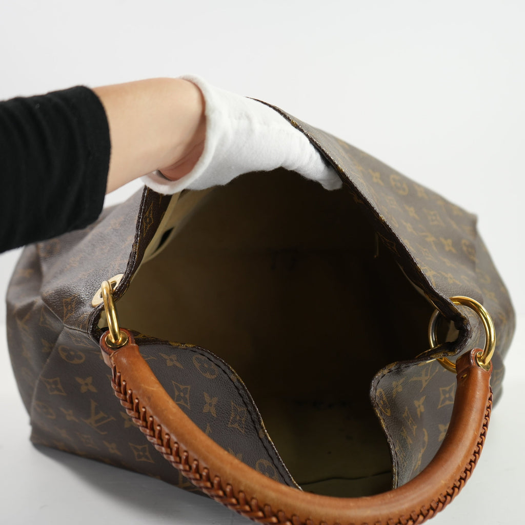 Louis Vuitton Artsy Monogram Bag