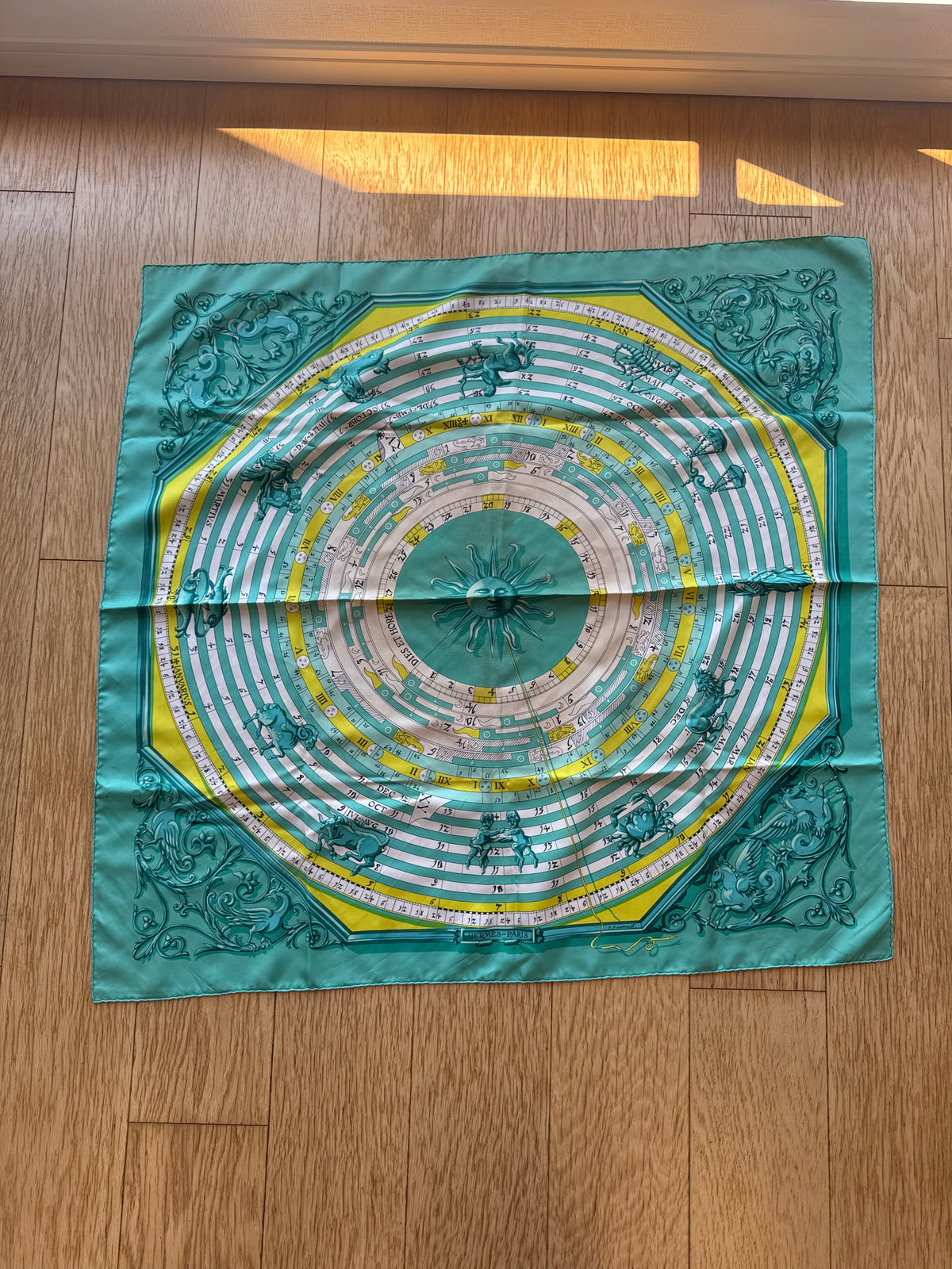 Japan Exclusive Hermes Carre 90 scarf