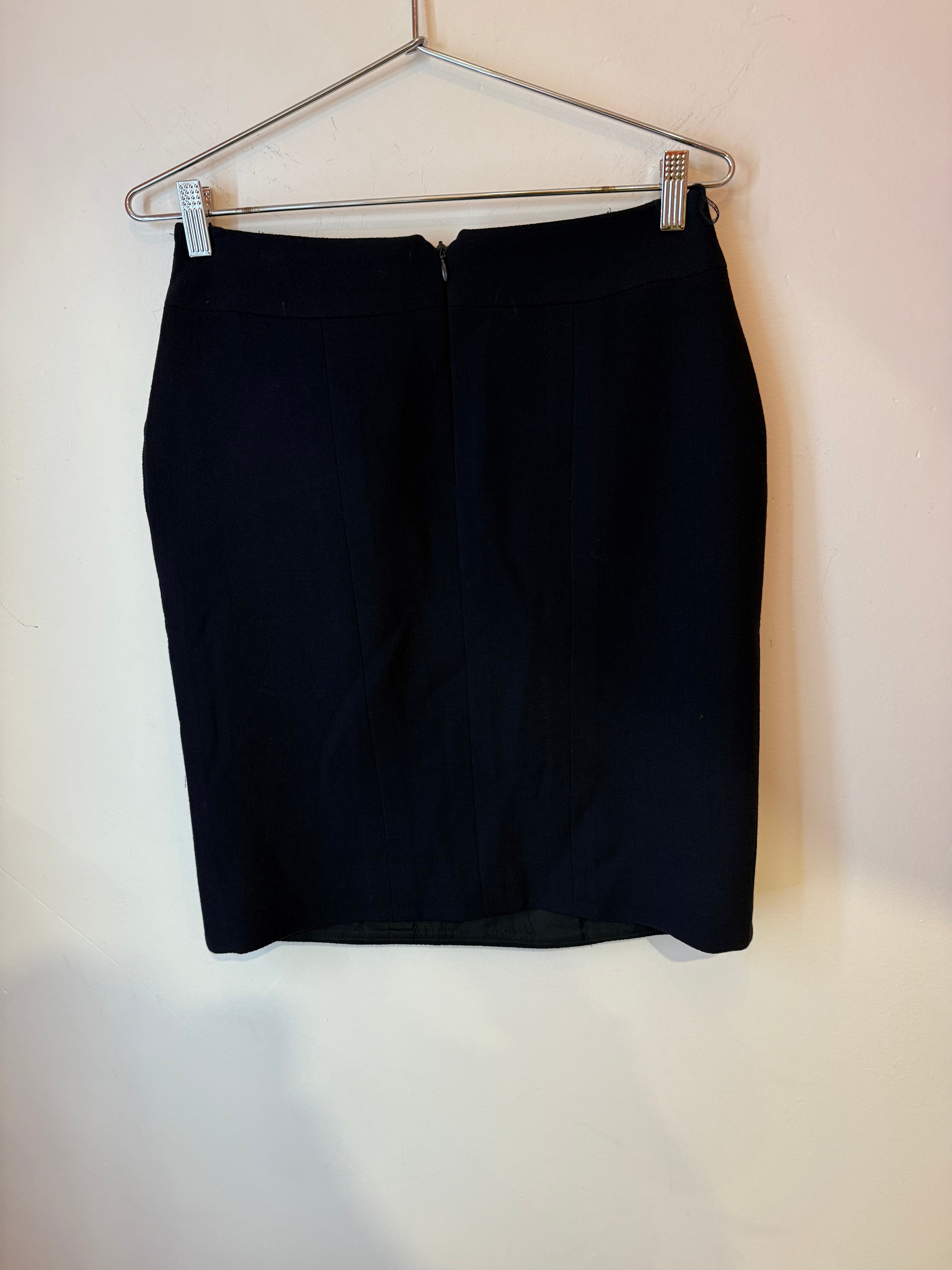 Chanel Boutique Black Pencil Knee-Length Skirt with Zipper detail Size 38