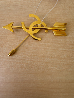 Japan Exclusive - Chanel Interlocking CC Arrow Pin Brooch Gold Plated
