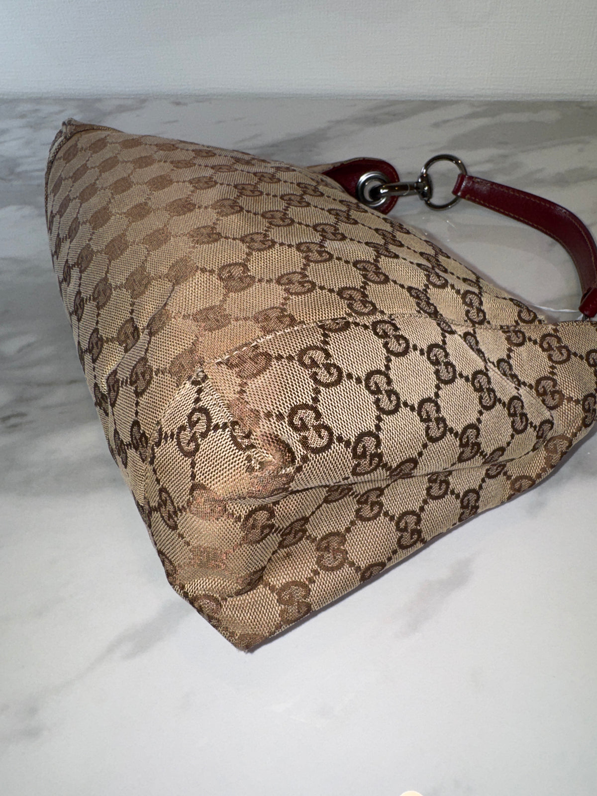 Japan Exclusive: Vintage Gucci GG Supreme Monogram Canvas Hobo Shoulder Bag – Beige/Ebony with Red Leather Trim