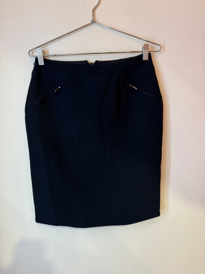 Chanel Boutique Black Pencil Knee-Length Skirt with Zipper detail Size 38