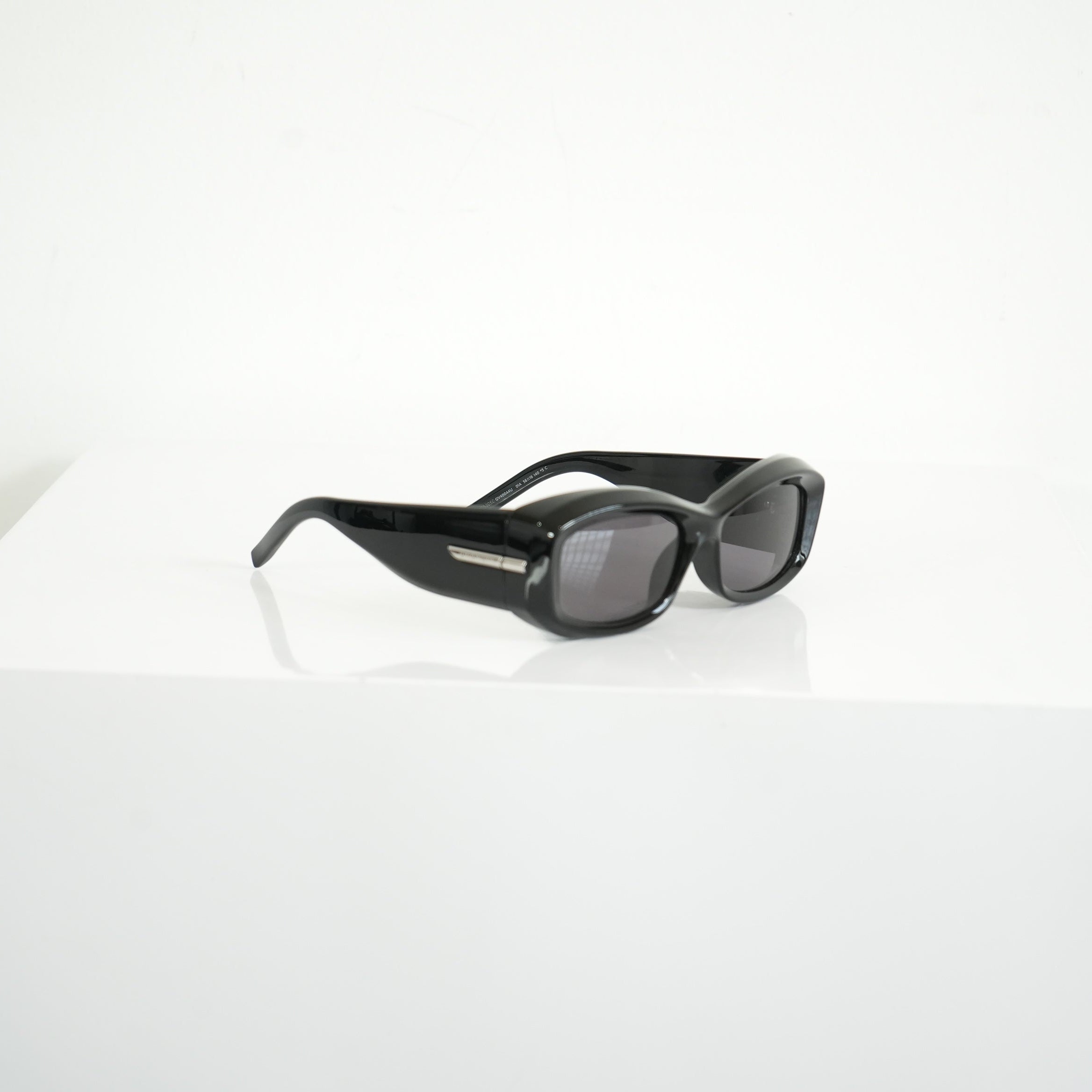 Givenchy GV40044U Oval Acetate Sunglasses w/ case