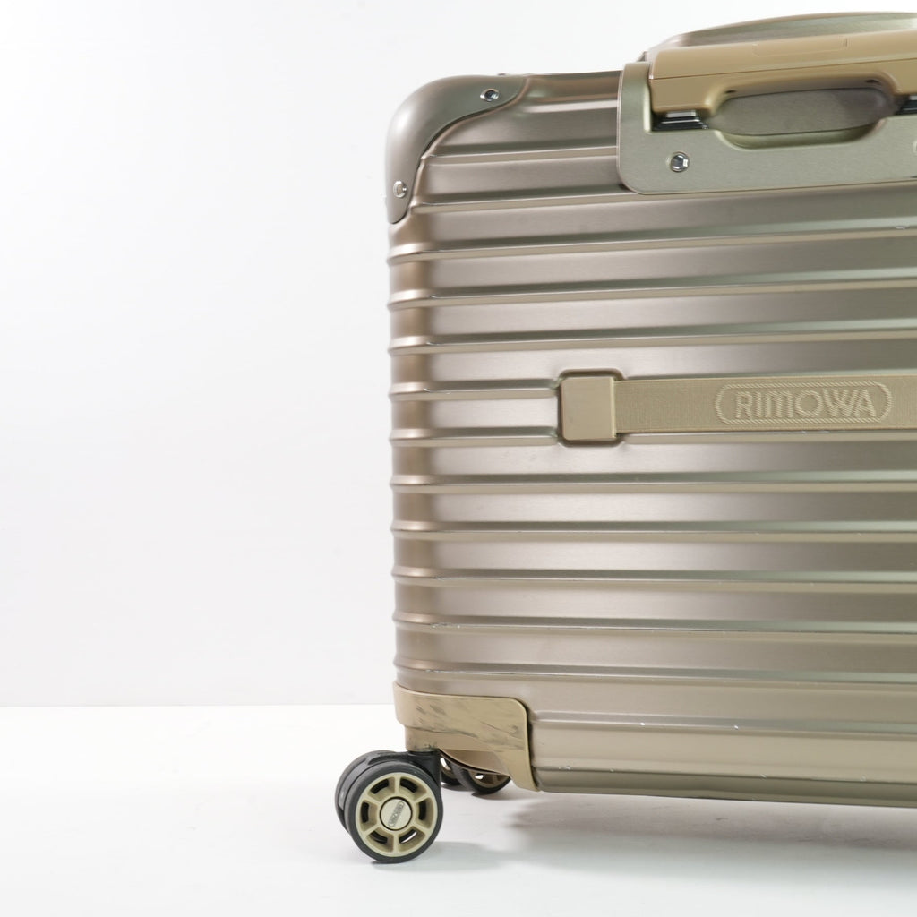 Rimowa Topas Titanium Bussiness Trolley