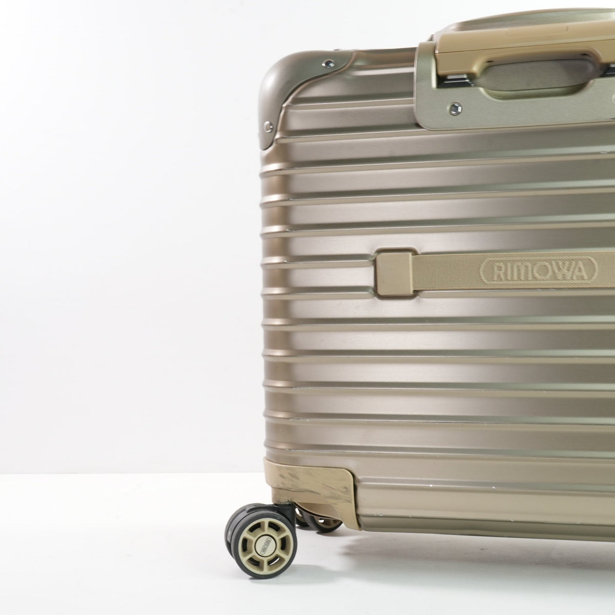 Rimowa Topas Titanium Bussiness Trolley