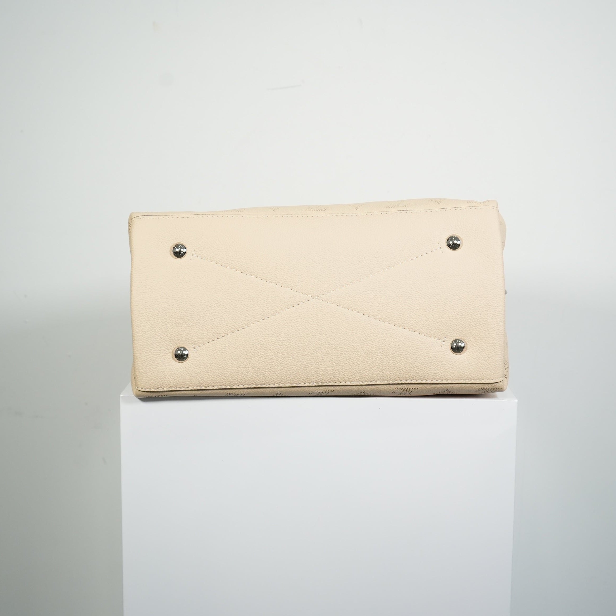 Louis Vuitton Caramel Hobo Creme Beige Mahina Perforated Calf Leather Bag FULL SET