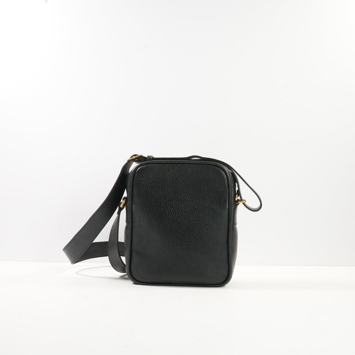 Gucci Black Grained Calffskin Leather Logo Print Messanger Bag