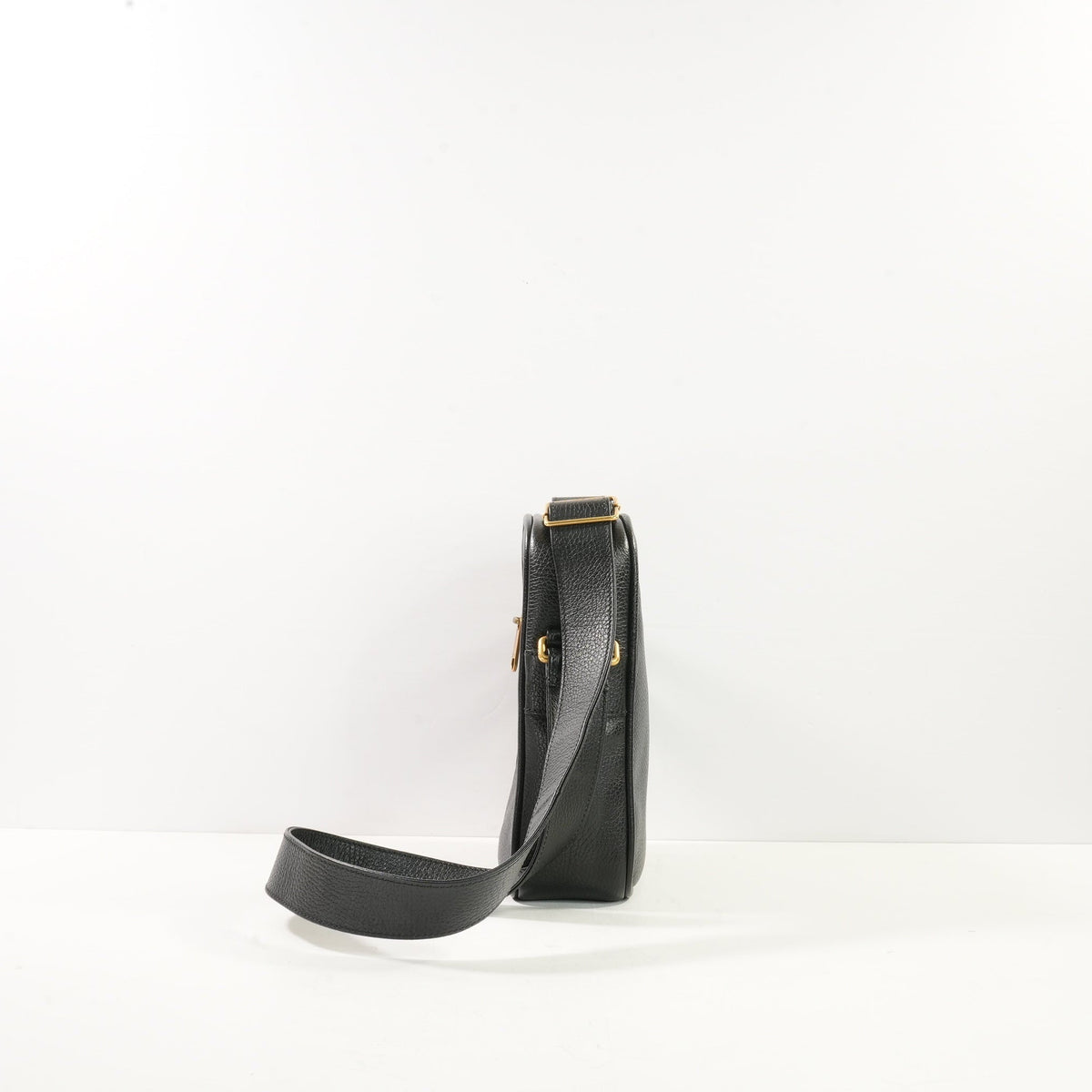 Gucci Black Grained Calffskin Leather Logo Print Messanger Bag