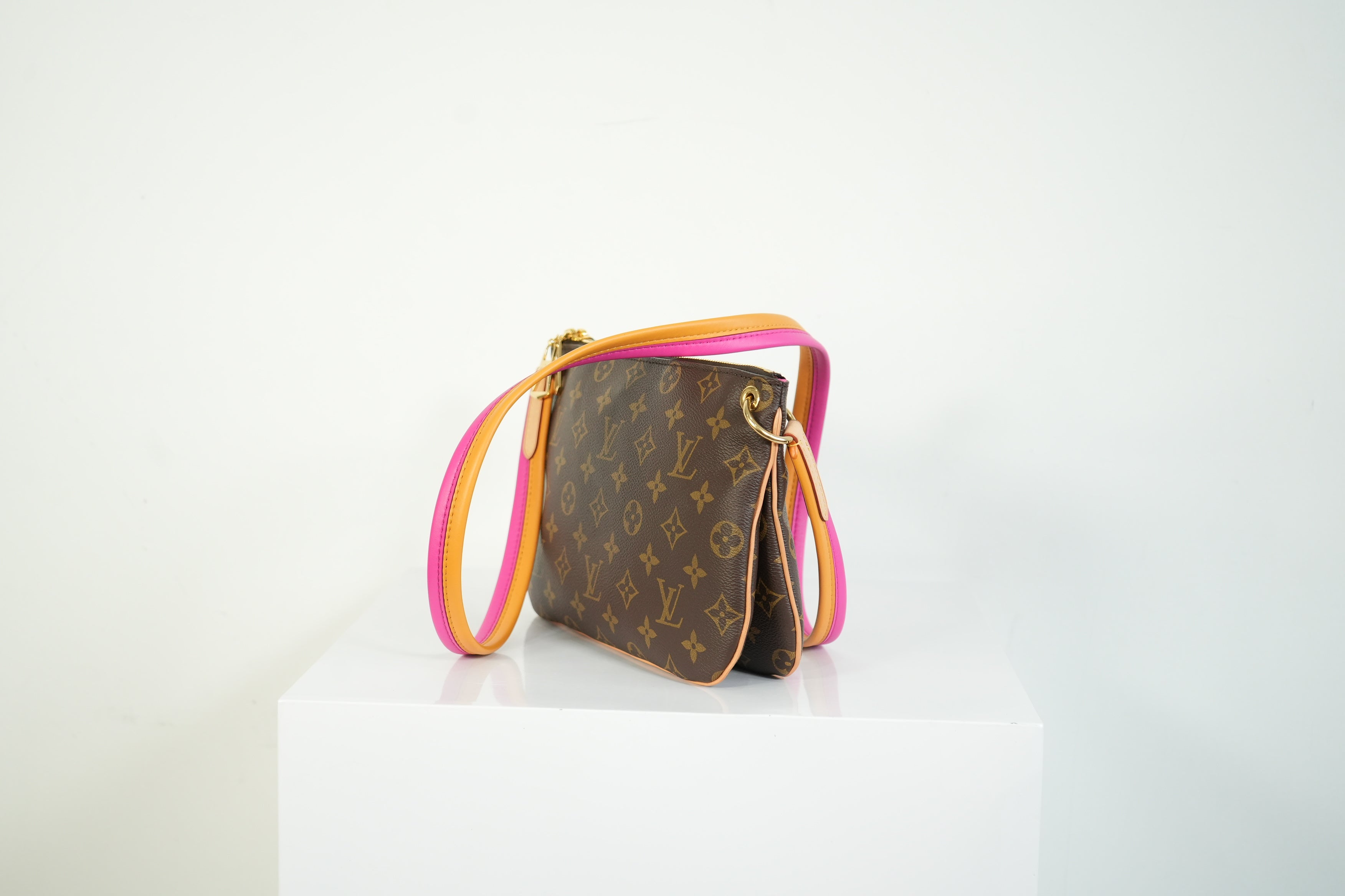 Louis Vuitton Pallas Clutch Monogram Canvas Pink Leather Shoulder Bag