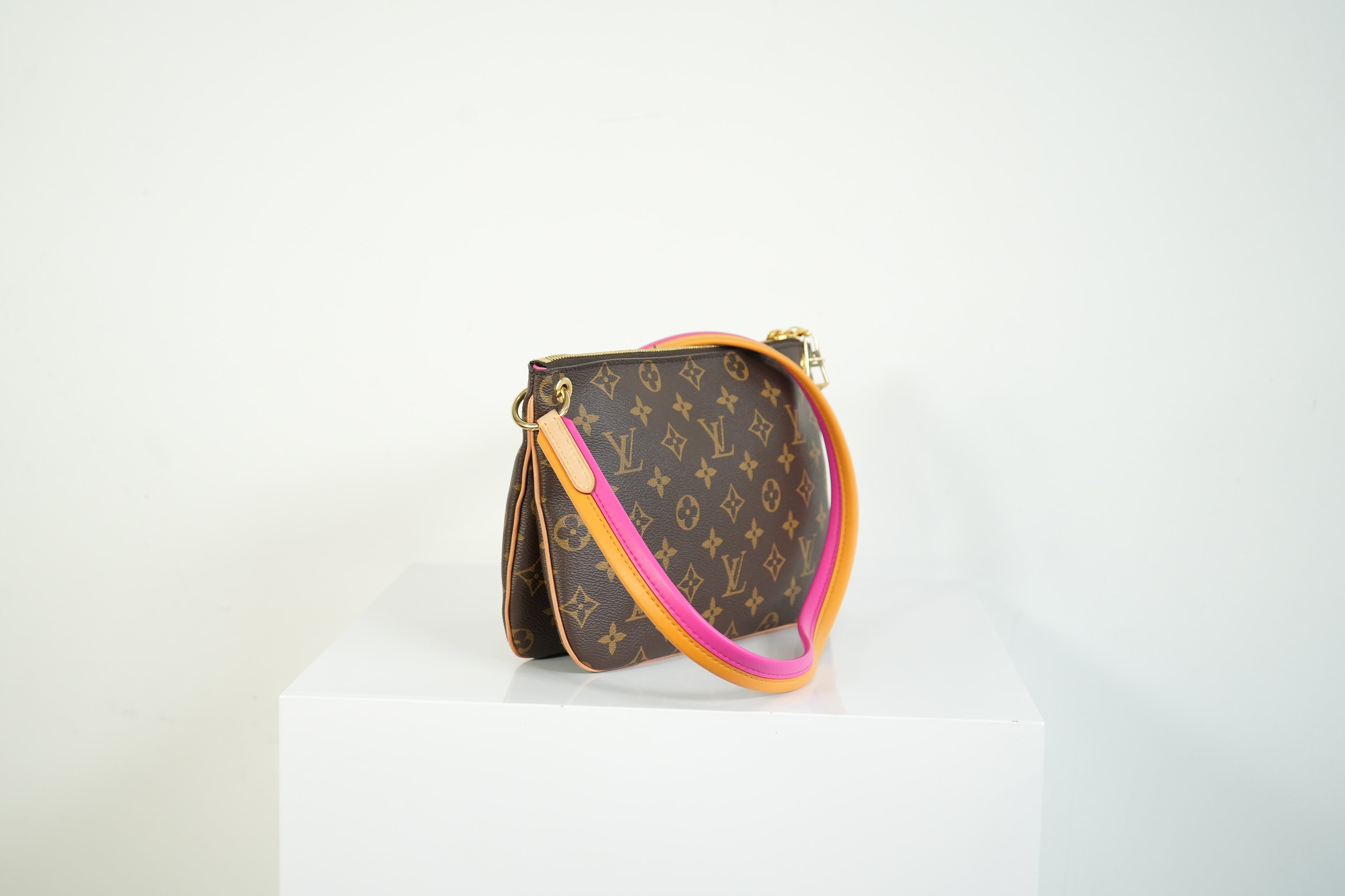 Louis Vuitton Pallas Clutch Monogram Canvas Pink Leather Shoulder Bag