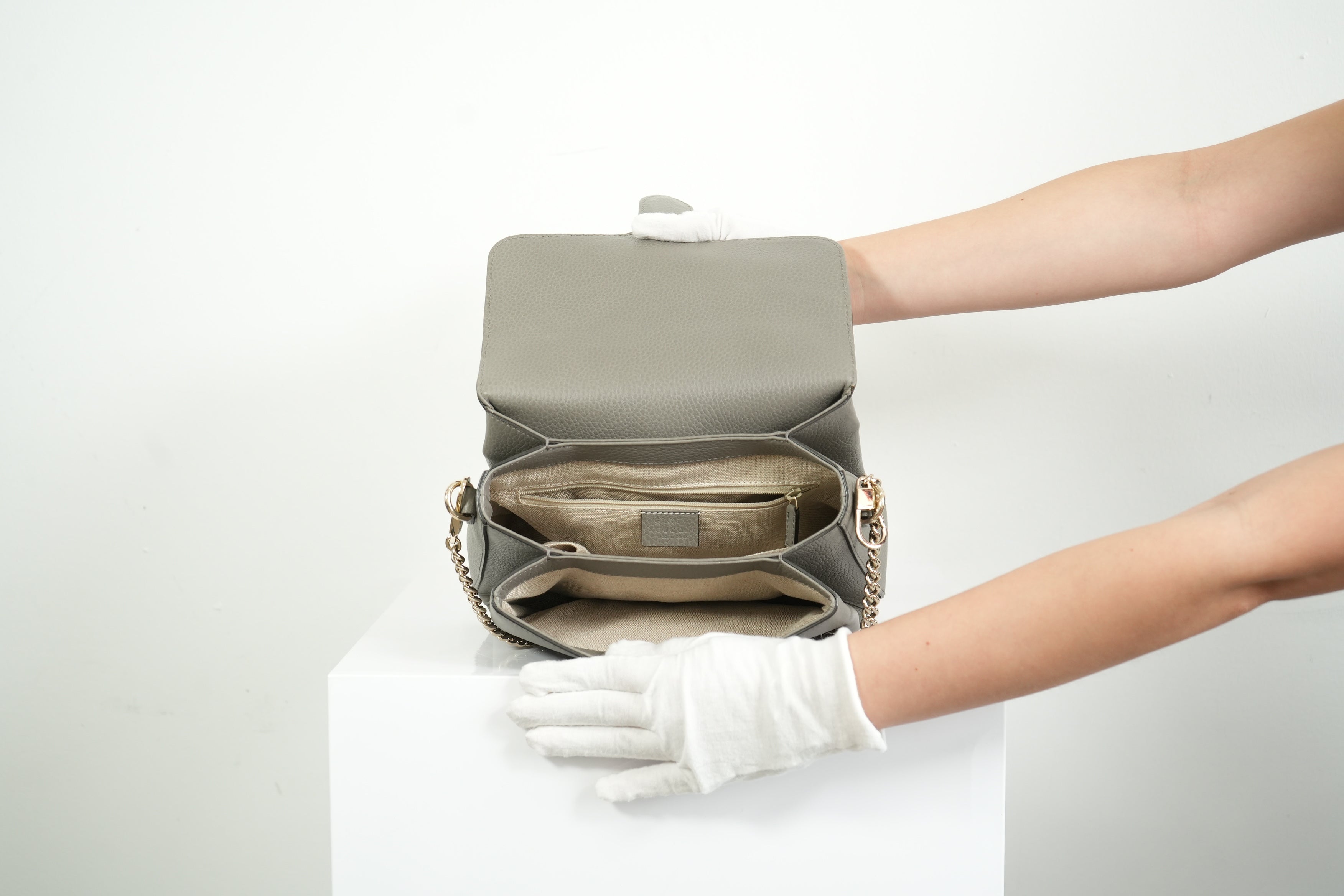 Gucci Interlocking G Grey Pebbled Leather Top Handle Crossbody Bag