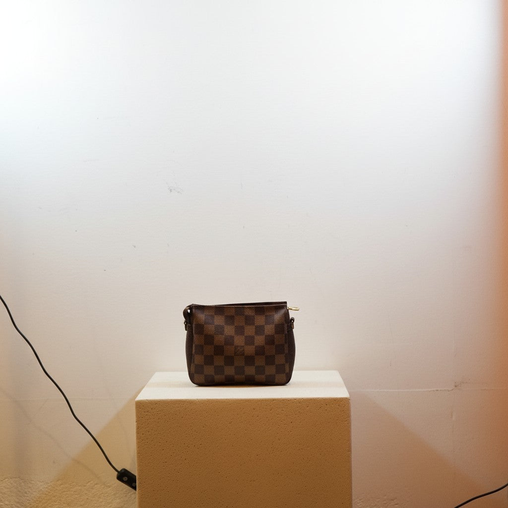 Louis Vuitton Damier Ebene Pochette Handbag