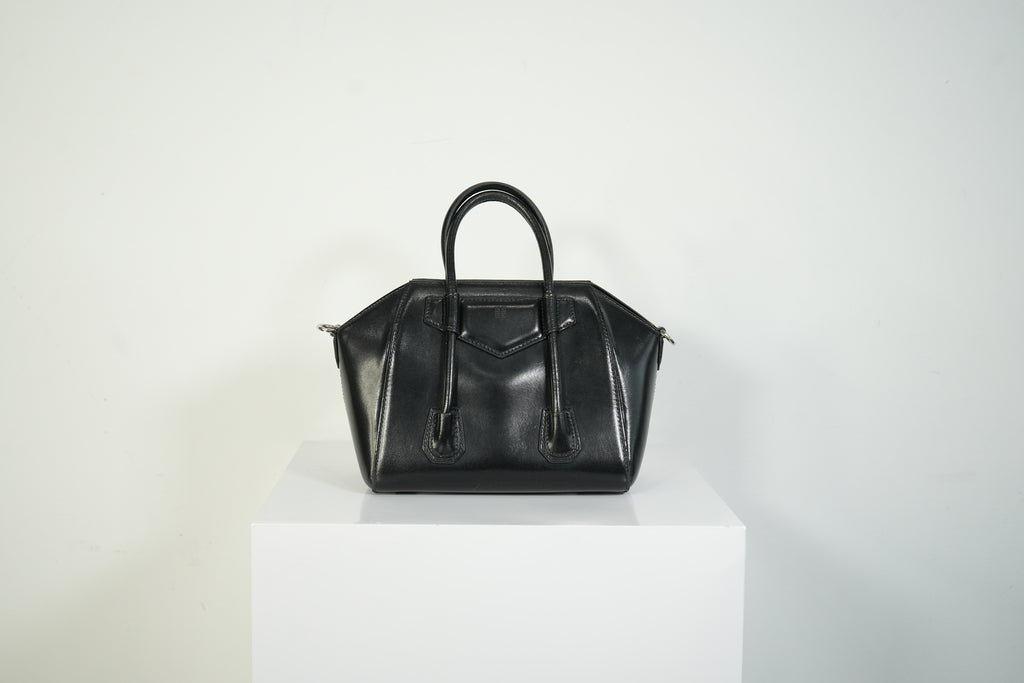 Givenchy Antigona Lock Bag Smooth Leather Black Top Handle Handbag