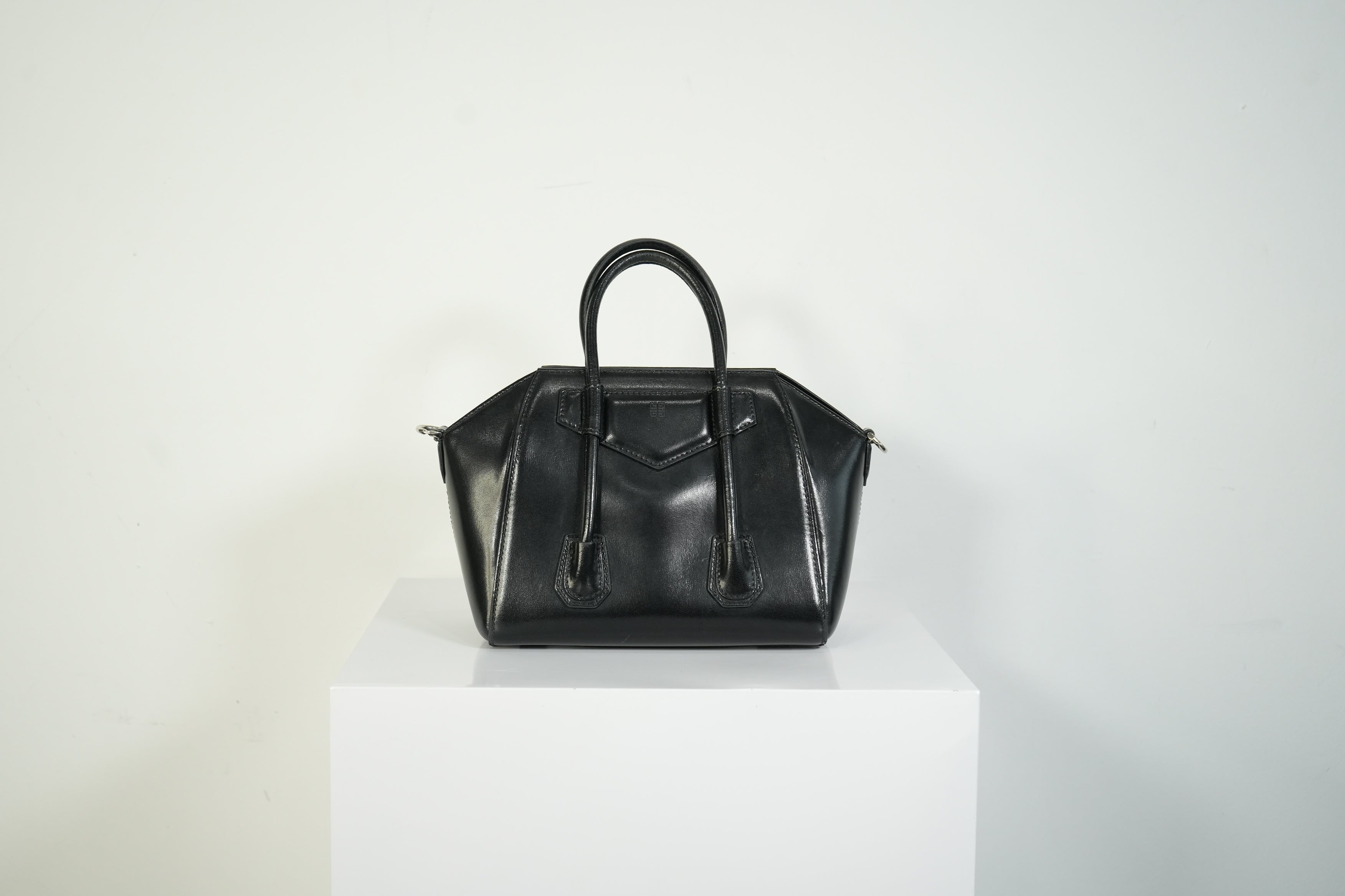 Givenchy Antigona Lock Bag Smooth Leather Black Top Handle Handbag