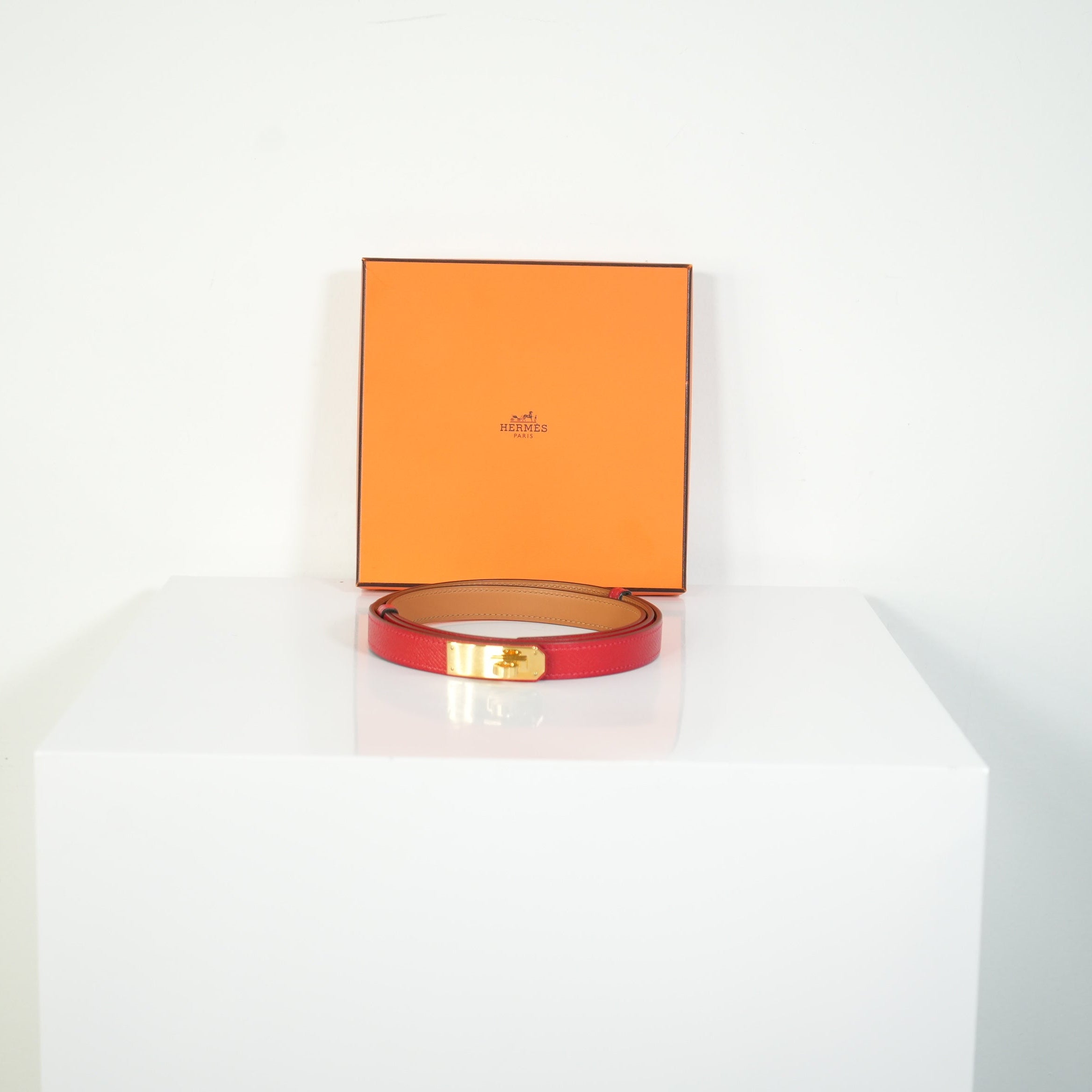 Hermes Kelly 18 Belt Red Textured Leather Gold Hardware FULL SET