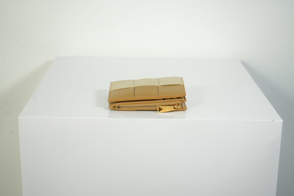 Bottega Veneta Cassette Intrecciato Leather Bi-Fold Beige Tan Cream Wallet Full Set