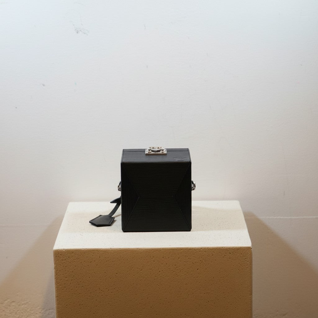 Louis Vuitton Beecker Box Black Epi Leather