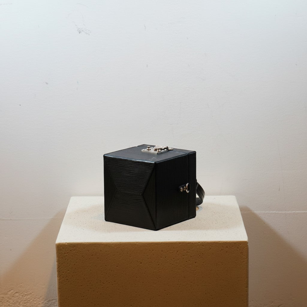 Louis Vuitton Beecker Box Black Epi Leather