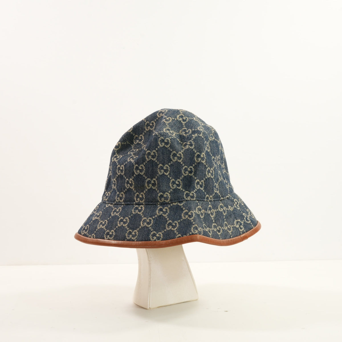 Gucci GG Denim Bucket Hat ( L, 59cm)