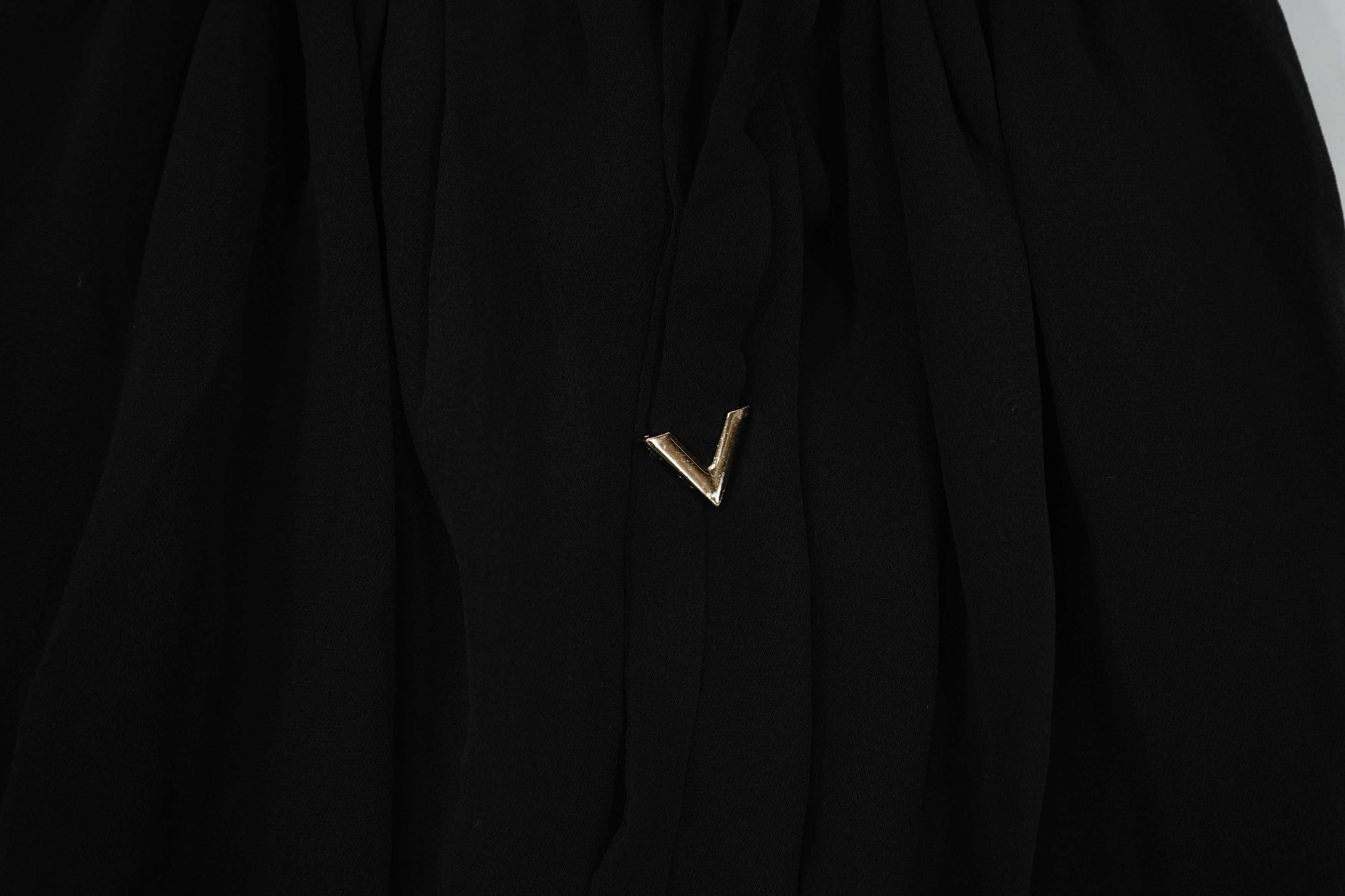Valentino Black Pleated Midi Skirt V Logo Accent Size 44