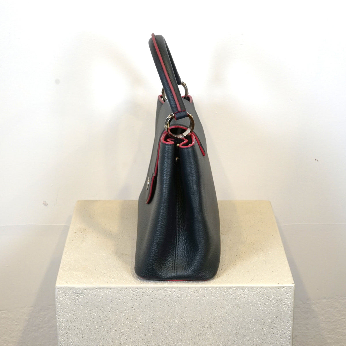 Louis Vuitton Capucines BB in Black and Pink