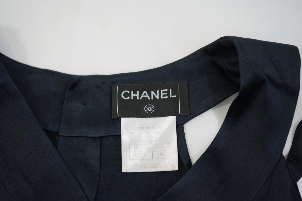 Chanel Women Black Silk Sleeveless Top CC Logo Button Back Blouse Size 44