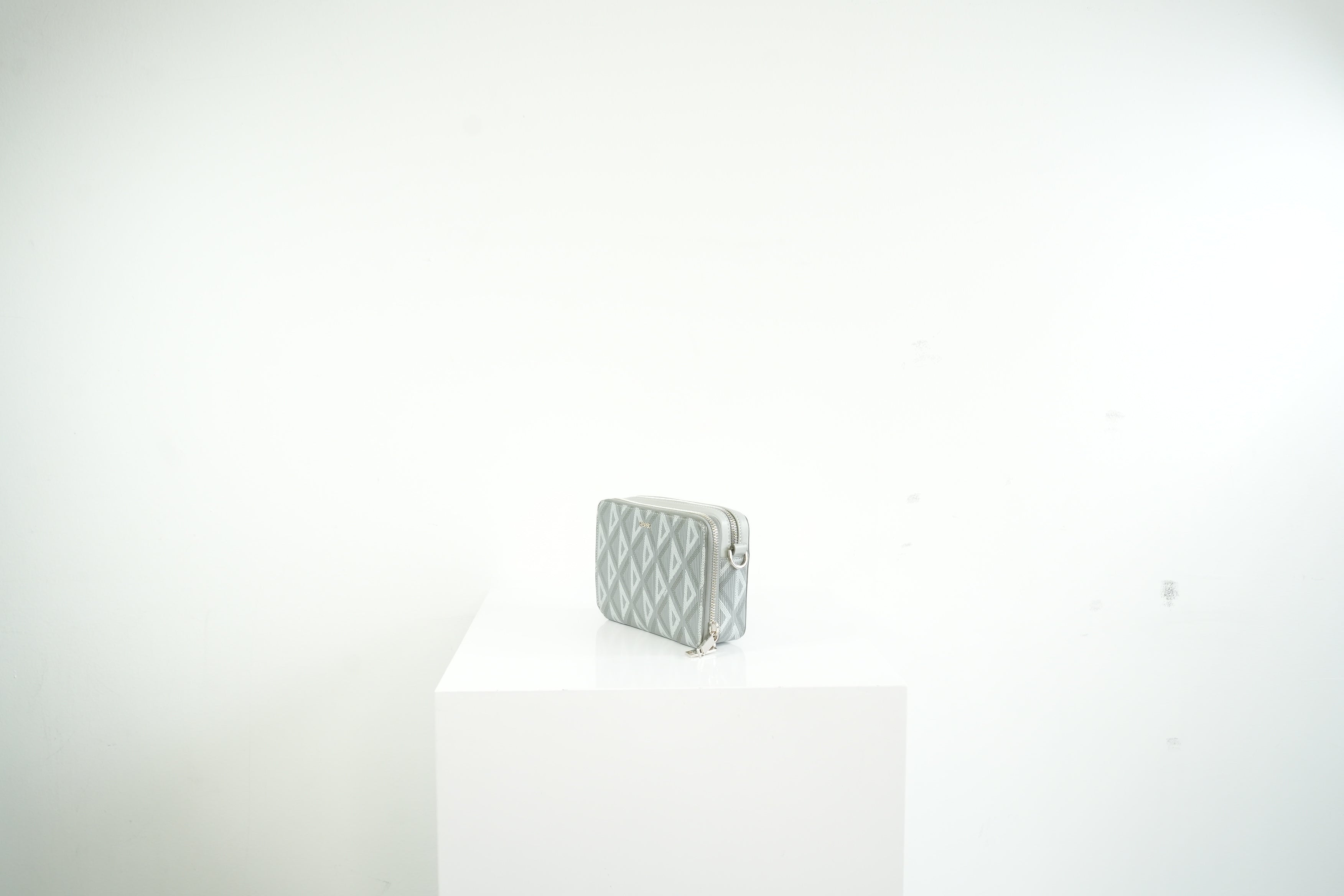 Christian Dior CD Diamond Messenger Pouch w/ dust bag