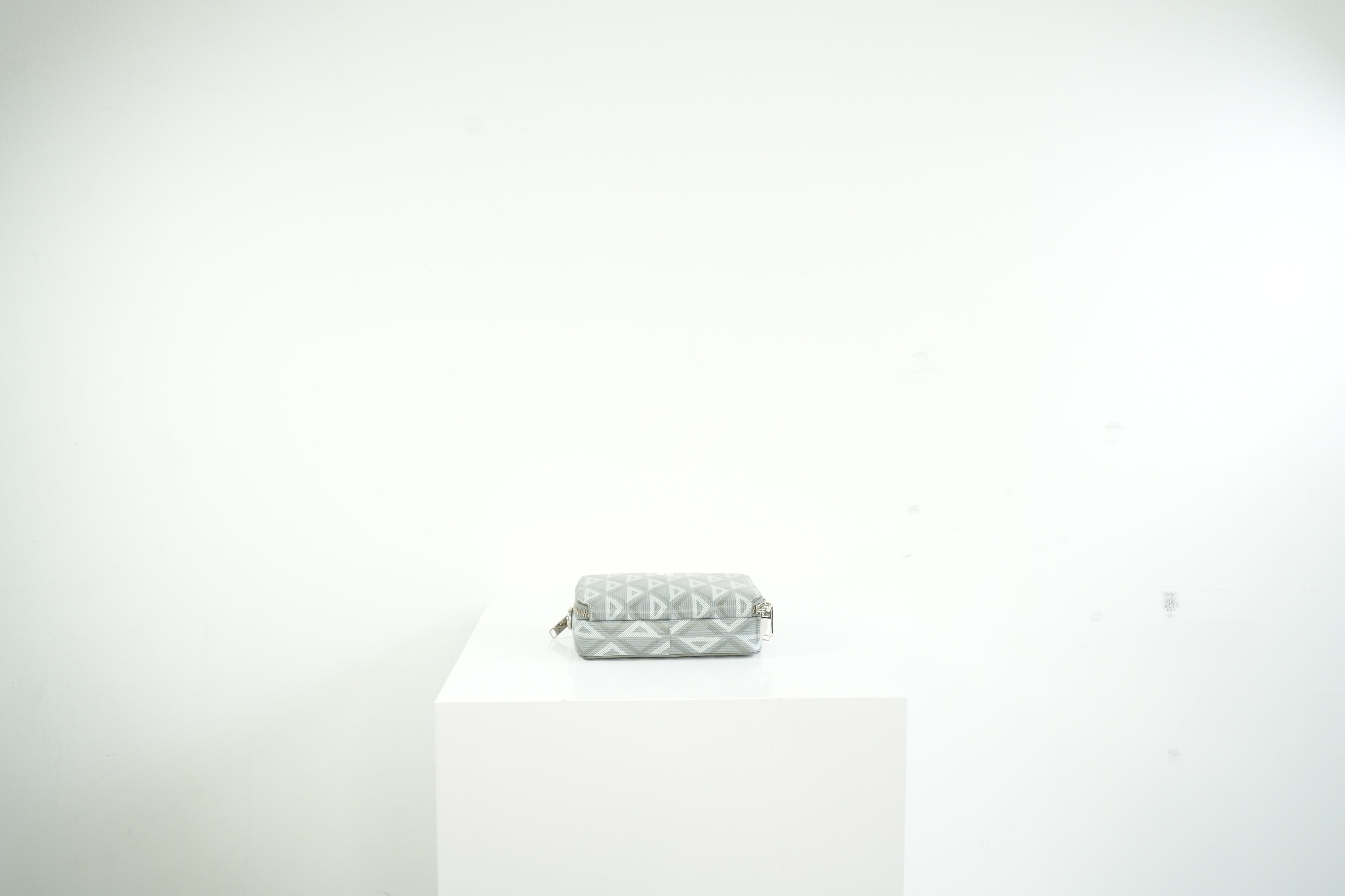 Christian Dior CD Diamond Messenger Pouch w/ dust bag