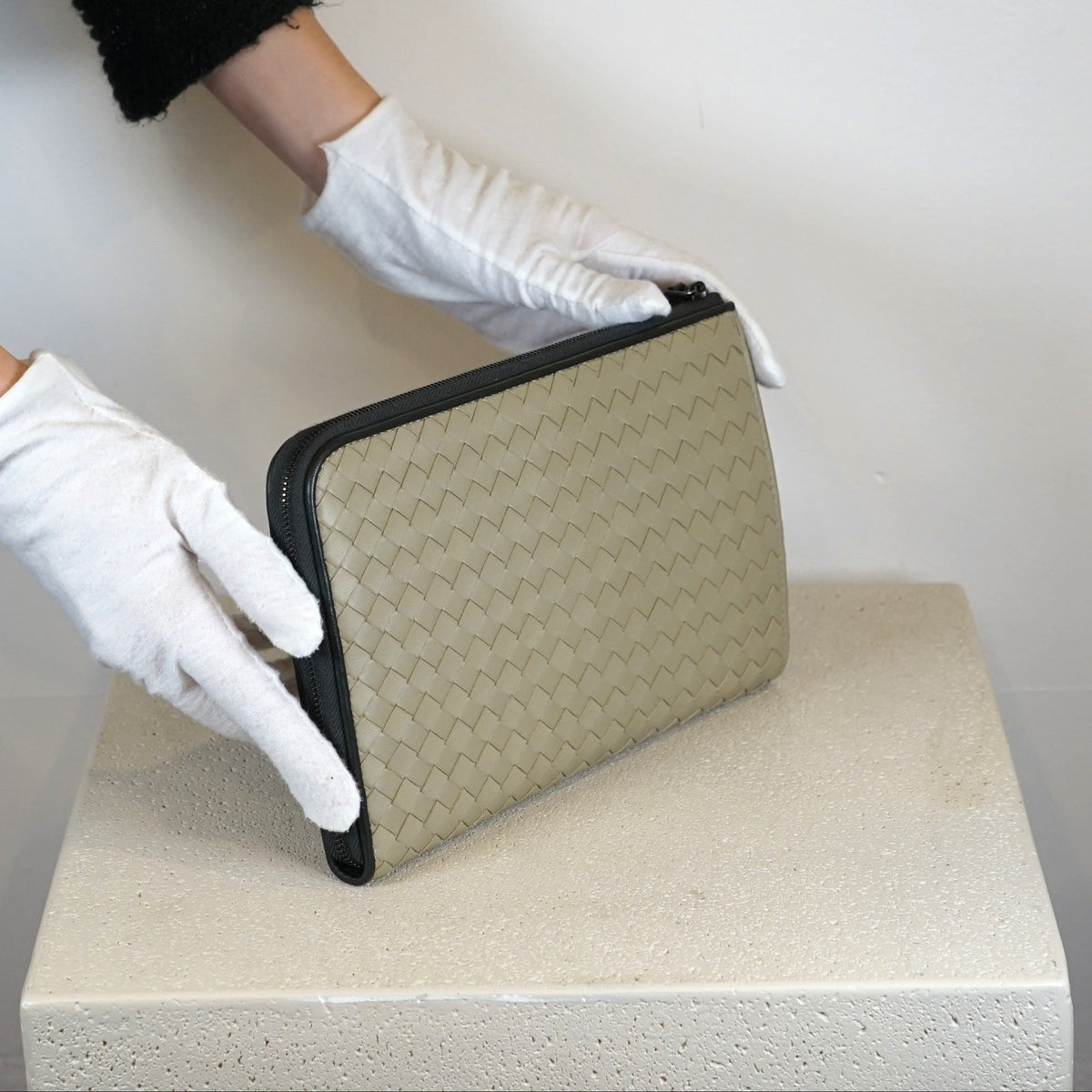Bottega Veneta Intrecciato Zip Around Leather Wallet Clutch