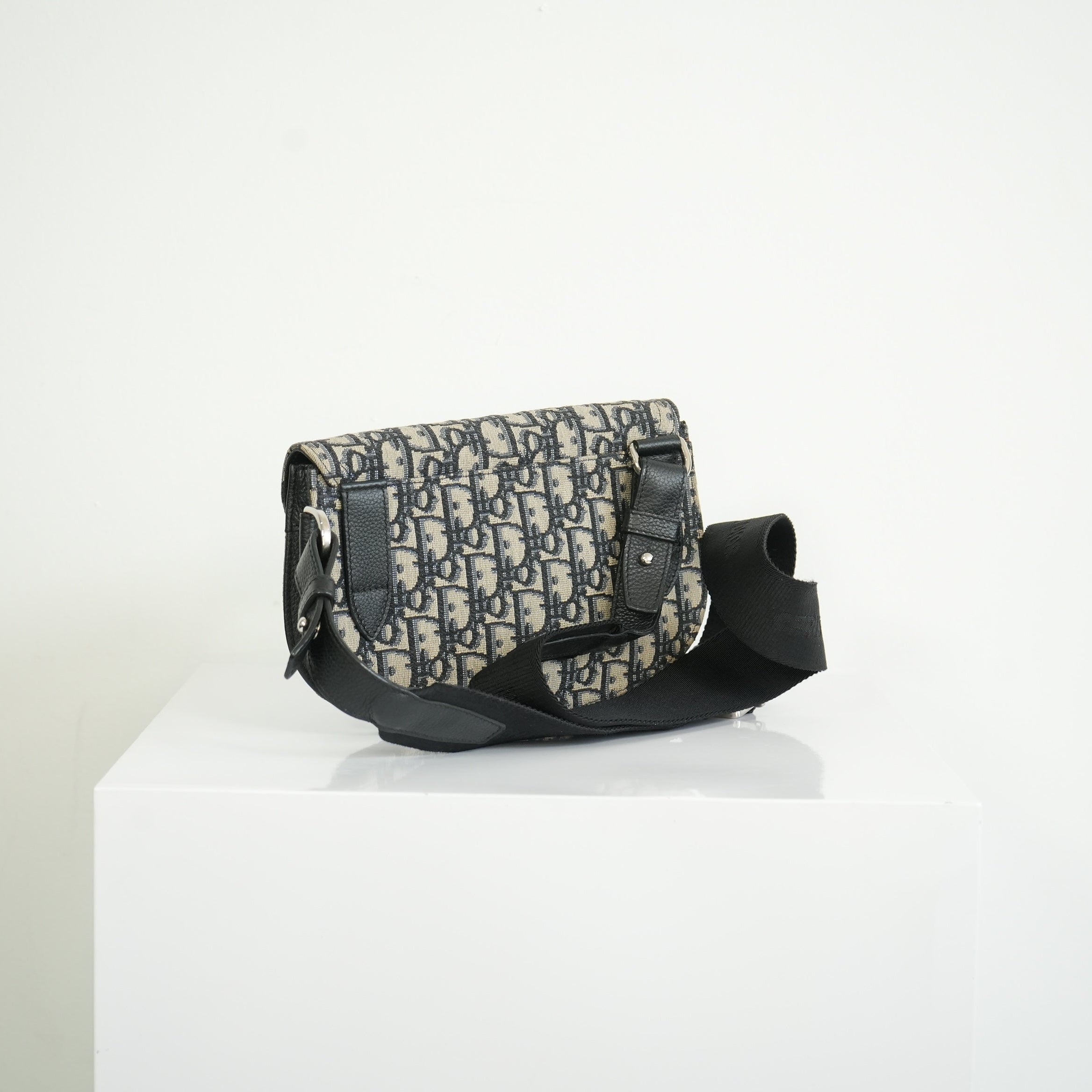 Christian Dior Oblique Saddle Messenger Pouch Bag